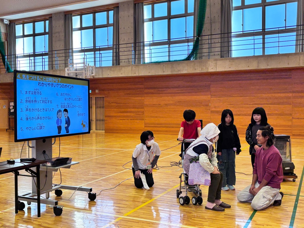 高学年の声掛けの様子