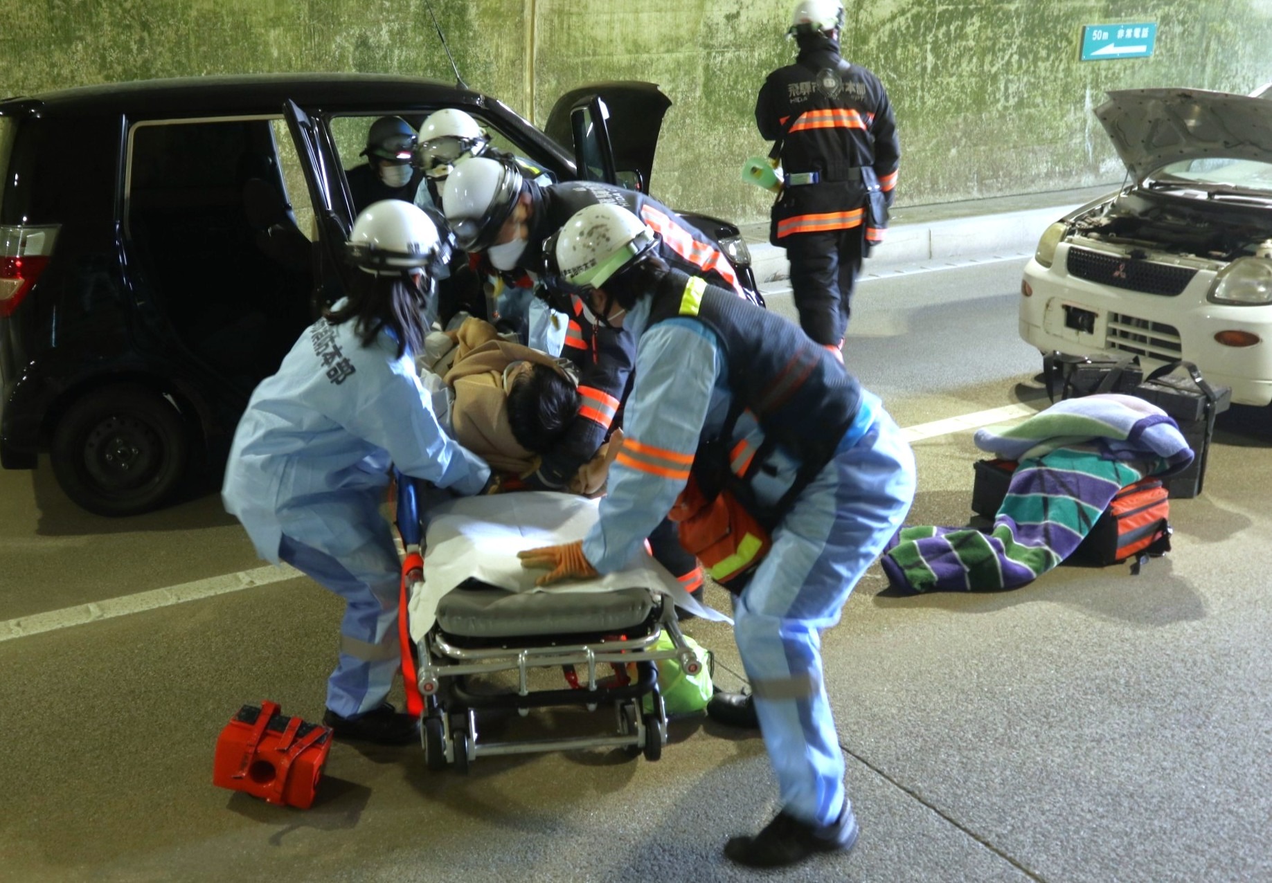 国交省と岐阜県が「道路啓開訓練」を飛騨市で実施しました