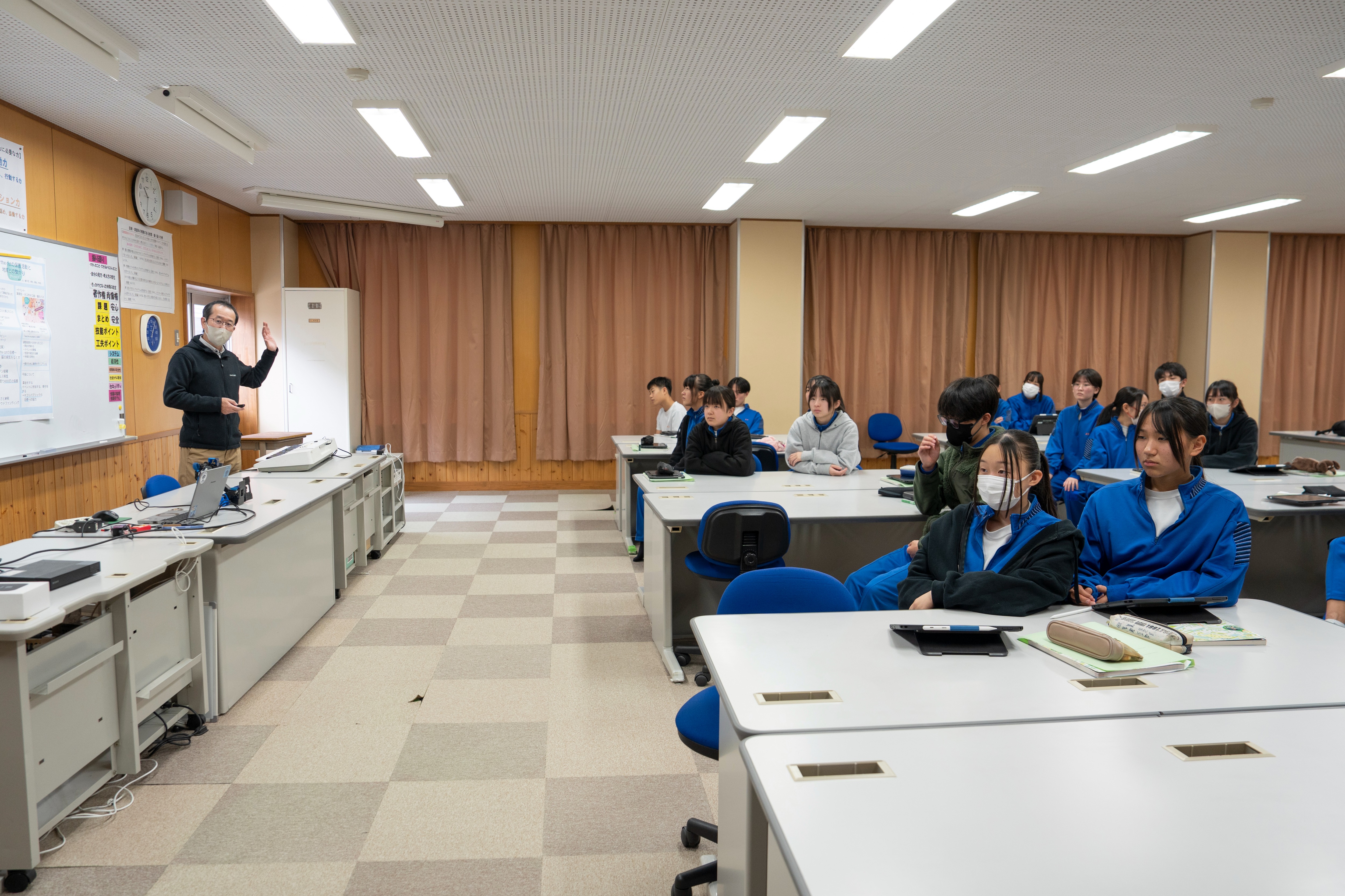 神岡中3年生がプログラミングを学びました