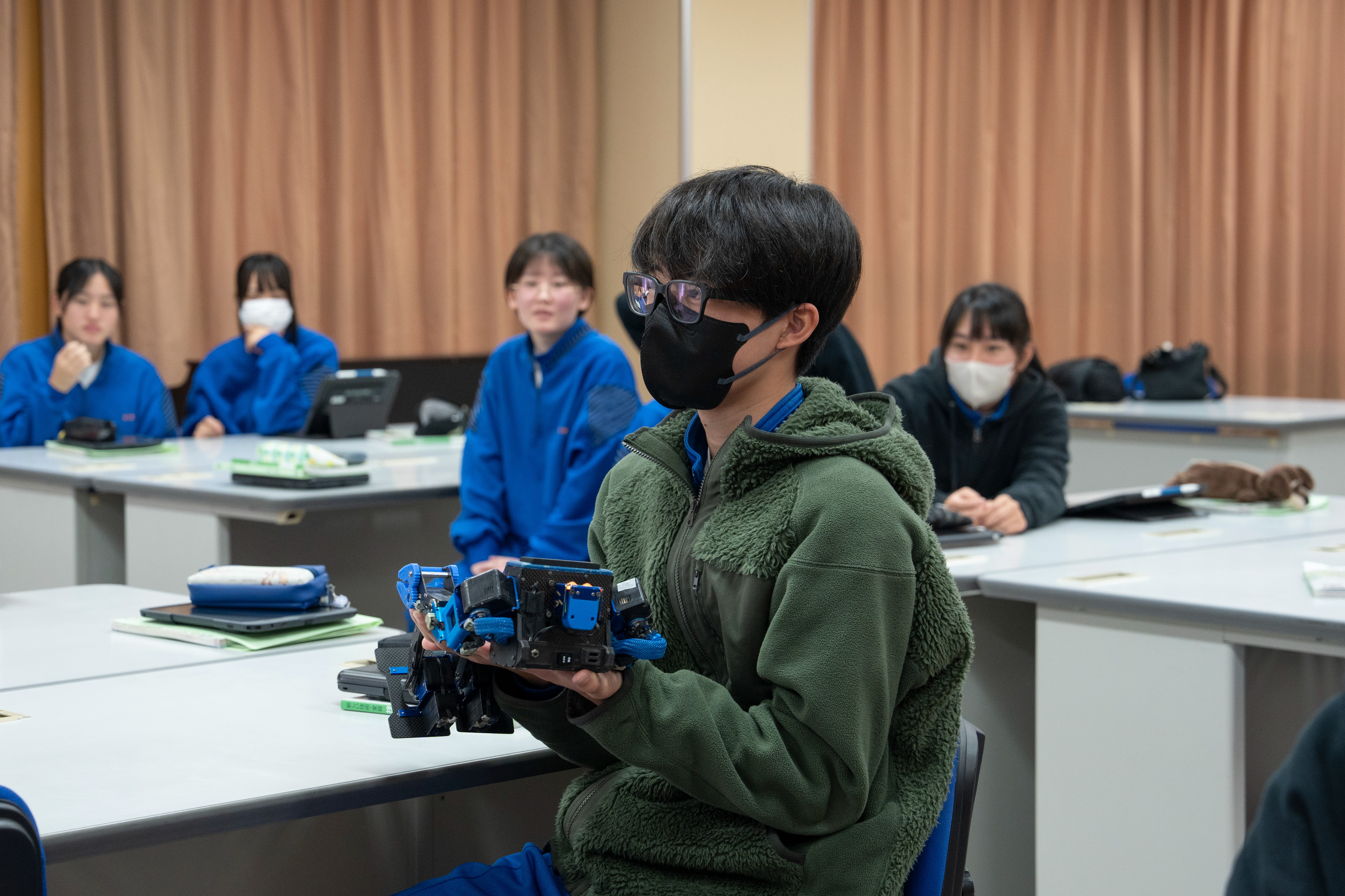 神岡中3年生がプログラミングを学びました