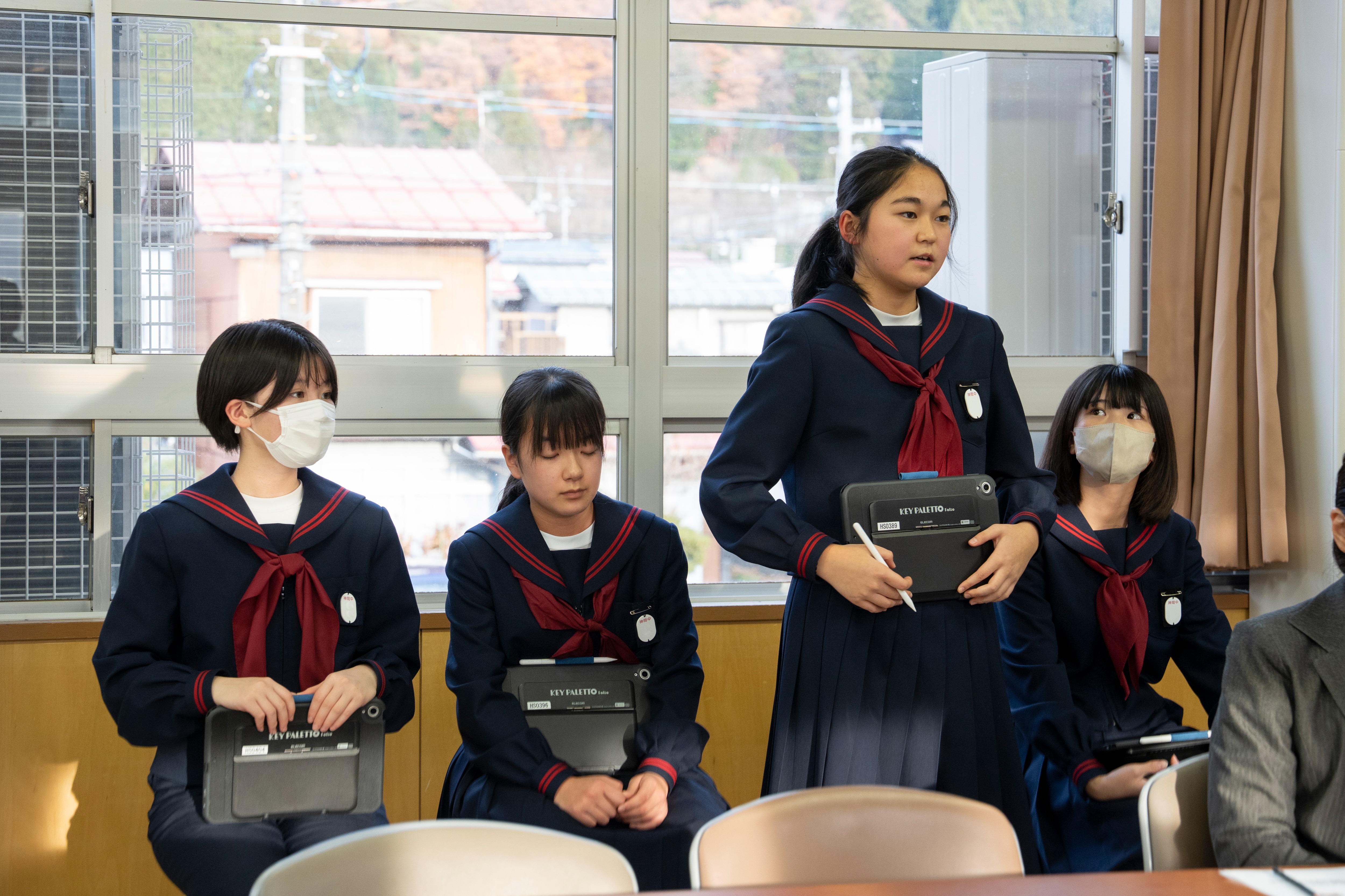 神岡中の生徒会執行部が校則の改定について教職員へ提案しました