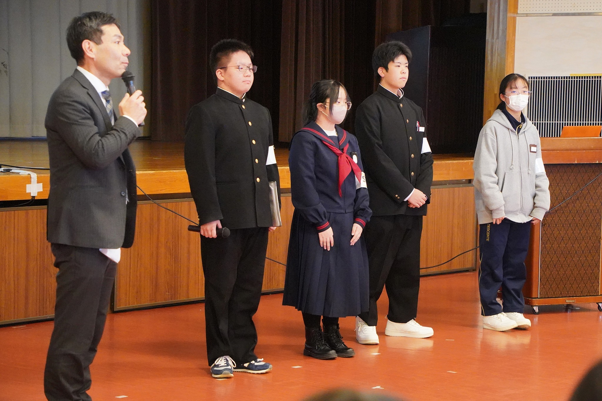 児童生徒らが実践してきた探究活動の成果を発表