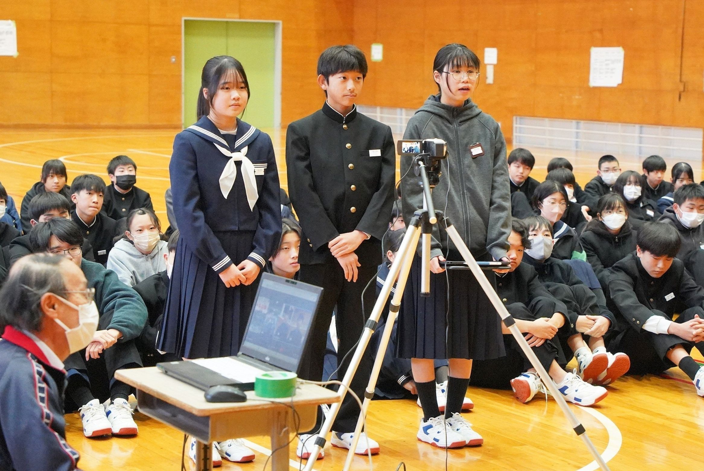 新港國民中学校と古川中学校の2年生がオンラインで交流