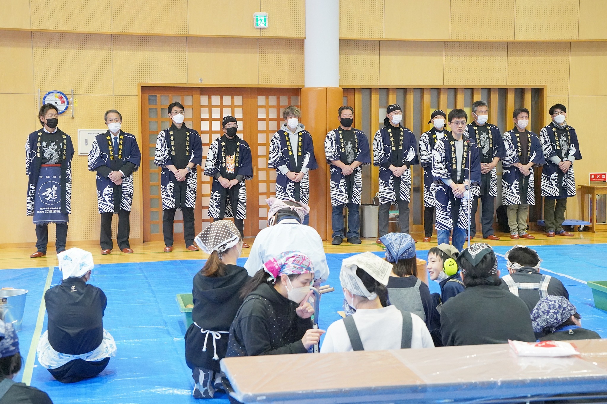 殿町青龍会が飛騨吉城特別支援学校で餅つき交流会