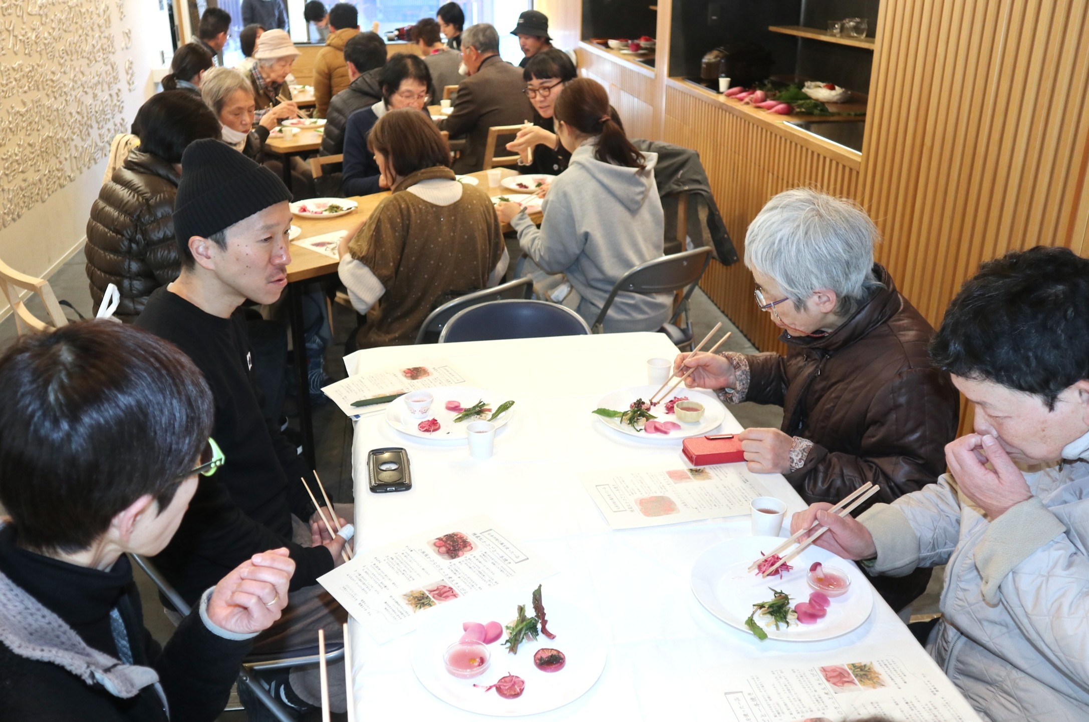 蕪（かぶ）テーマに伝承作物のお話会と試食会を開催