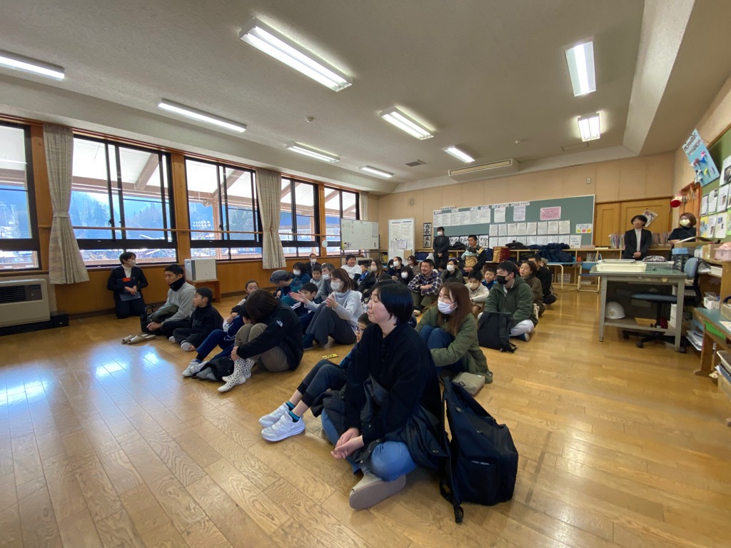 河合小児童とその保護者が認知症サポーター養成講座に参加