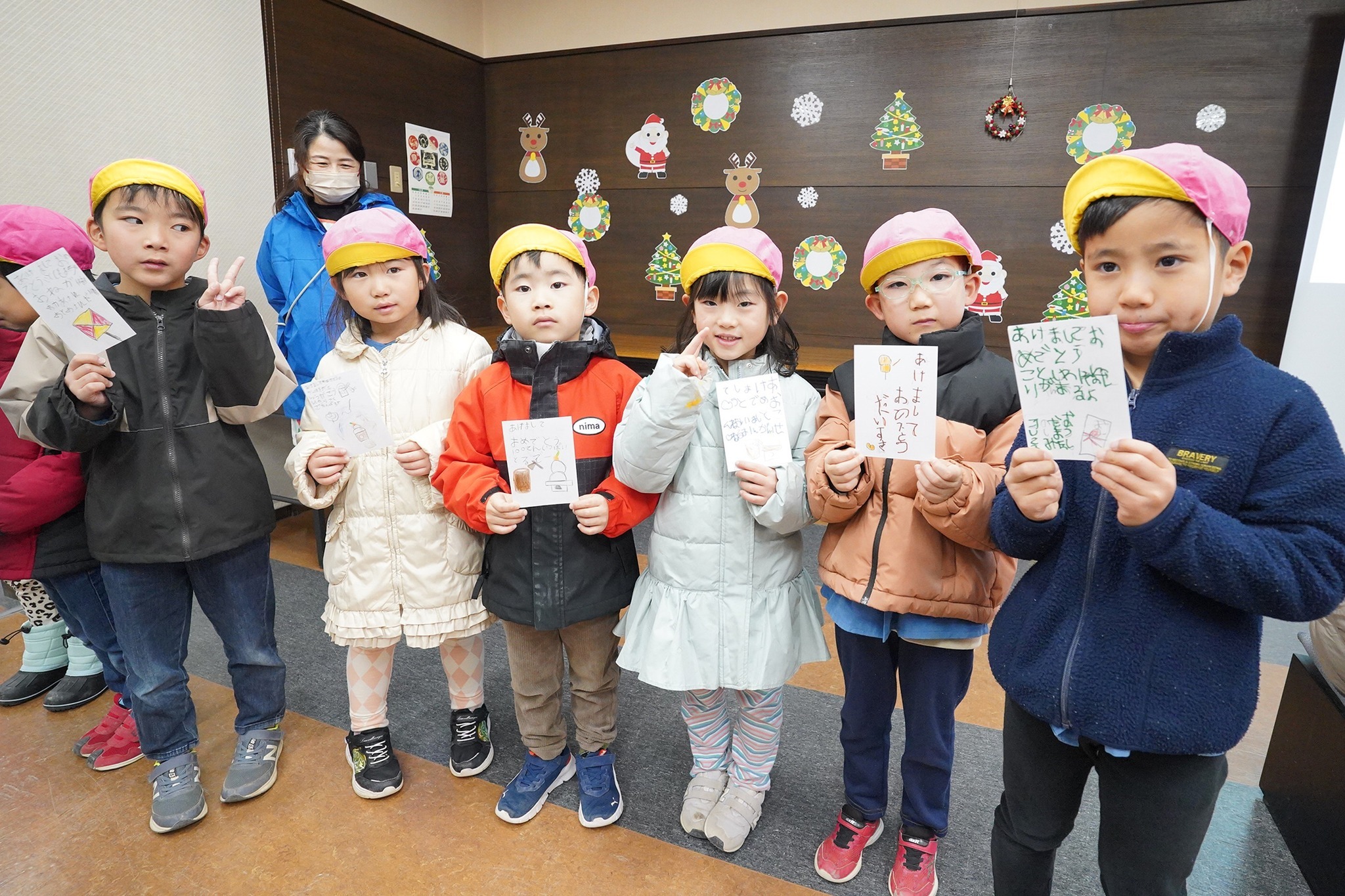 増島保育園の年長園児が飛騨古川郵便局で「リアル郵便ごっこ」