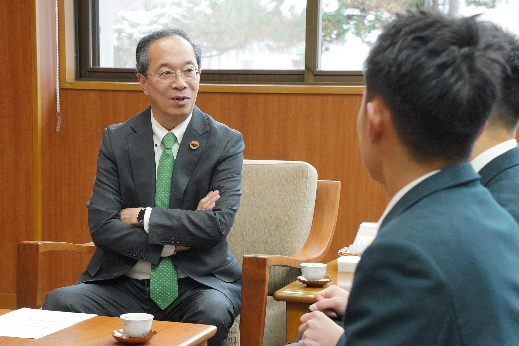 古川町出身で中京高校軟式野球部の田口天照さんと内野歩さんが優勝報告