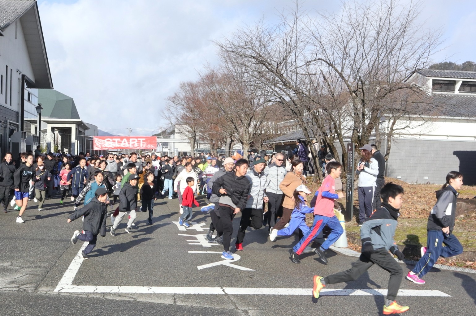 市民ら「元旦マラソン」で健康づくりの一年をスタート