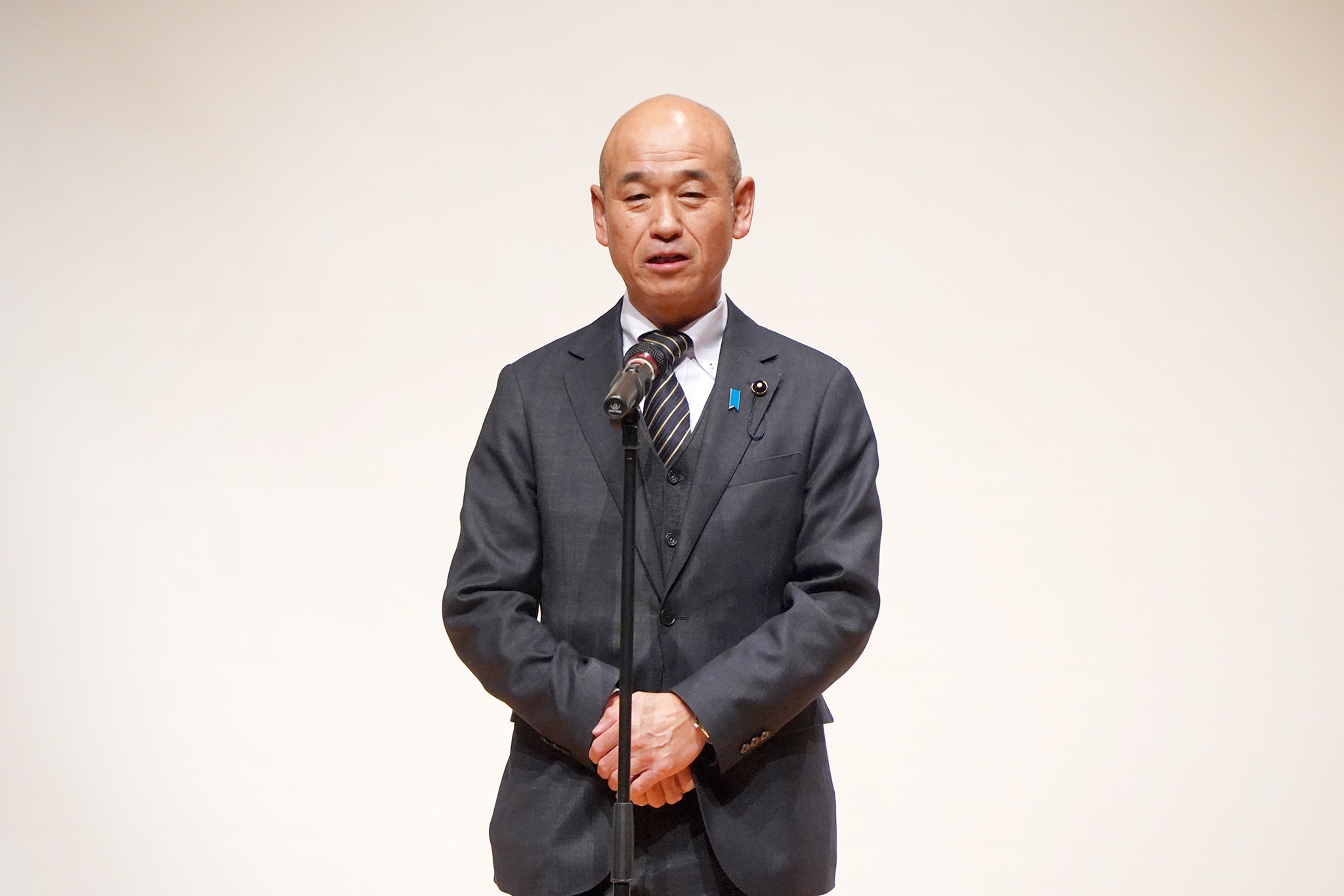 古川町出身の映像作家・泉原昭人さんら制作の映像作品を上映