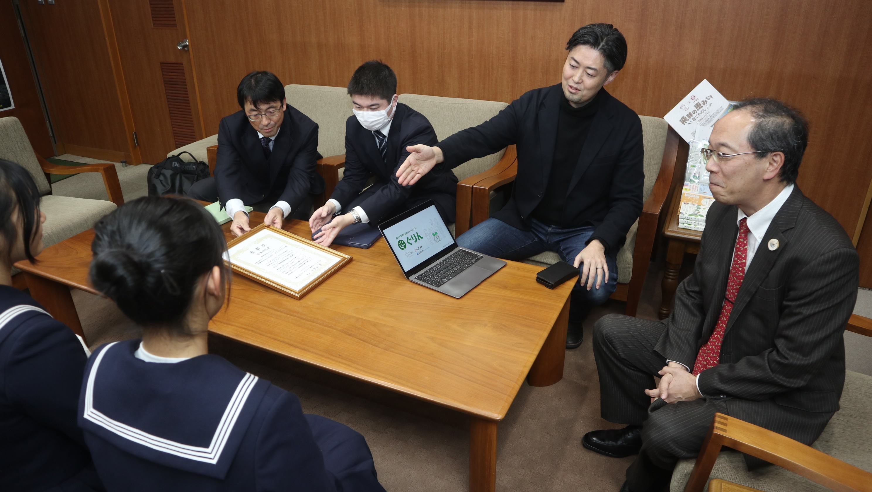 古川中が対話型AIキャラクターで「プラチナ大賞会長特別賞」を受賞