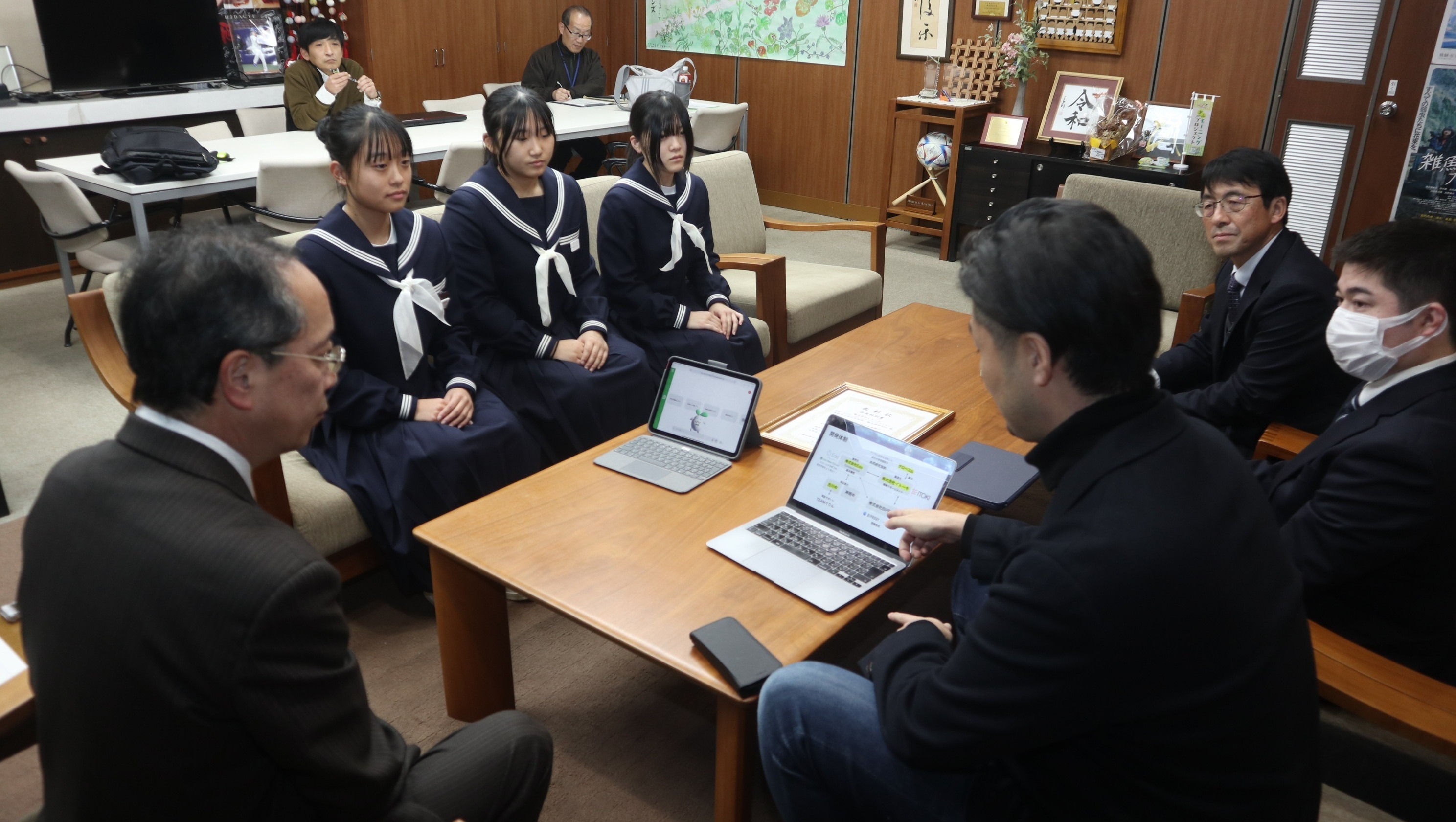 古川中が対話型AIキャラクターで「プラチナ大賞会長特別賞」を受賞