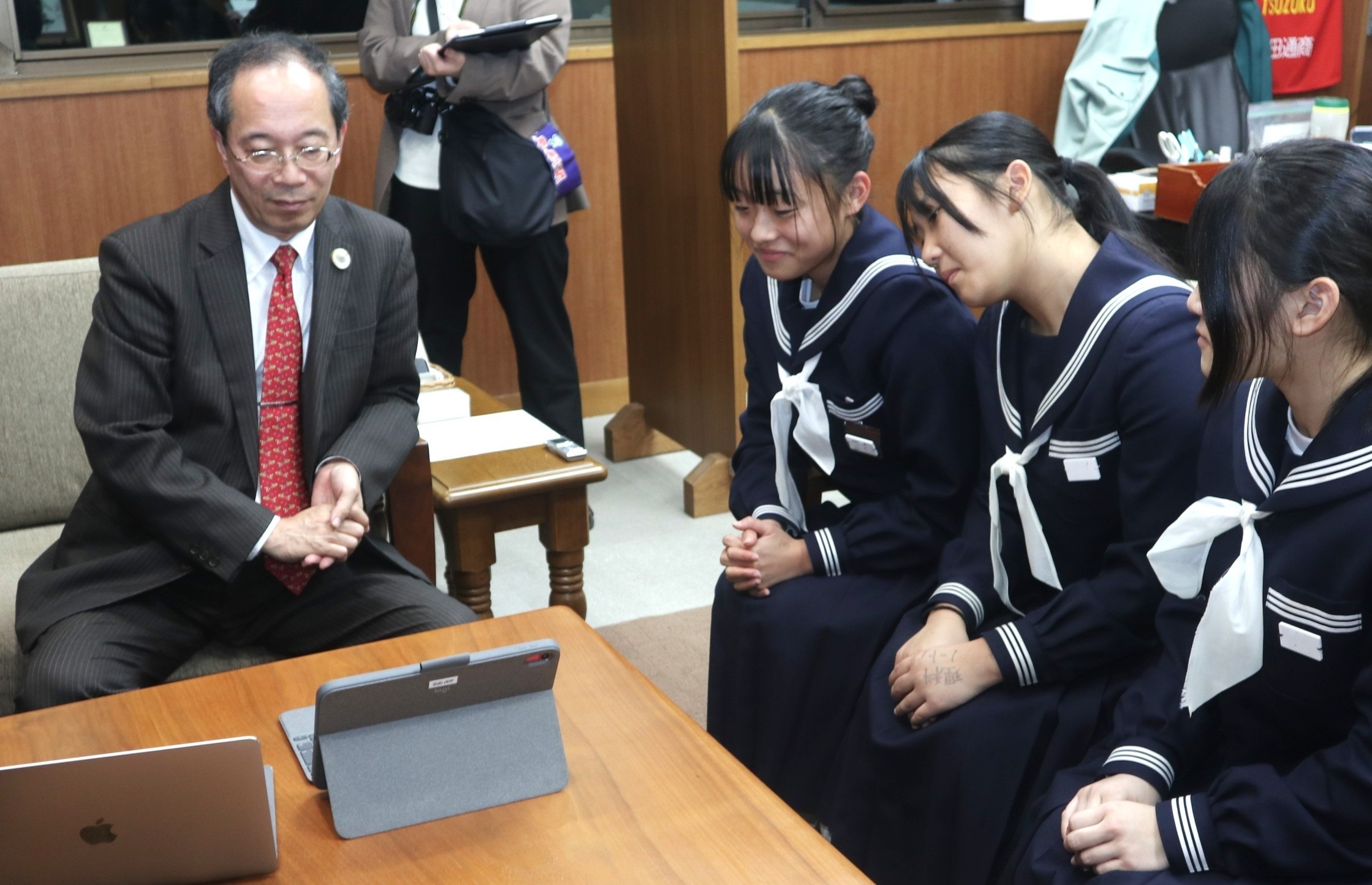 古川中が対話型AIキャラクターで「プラチナ大賞会長特別賞」を受賞