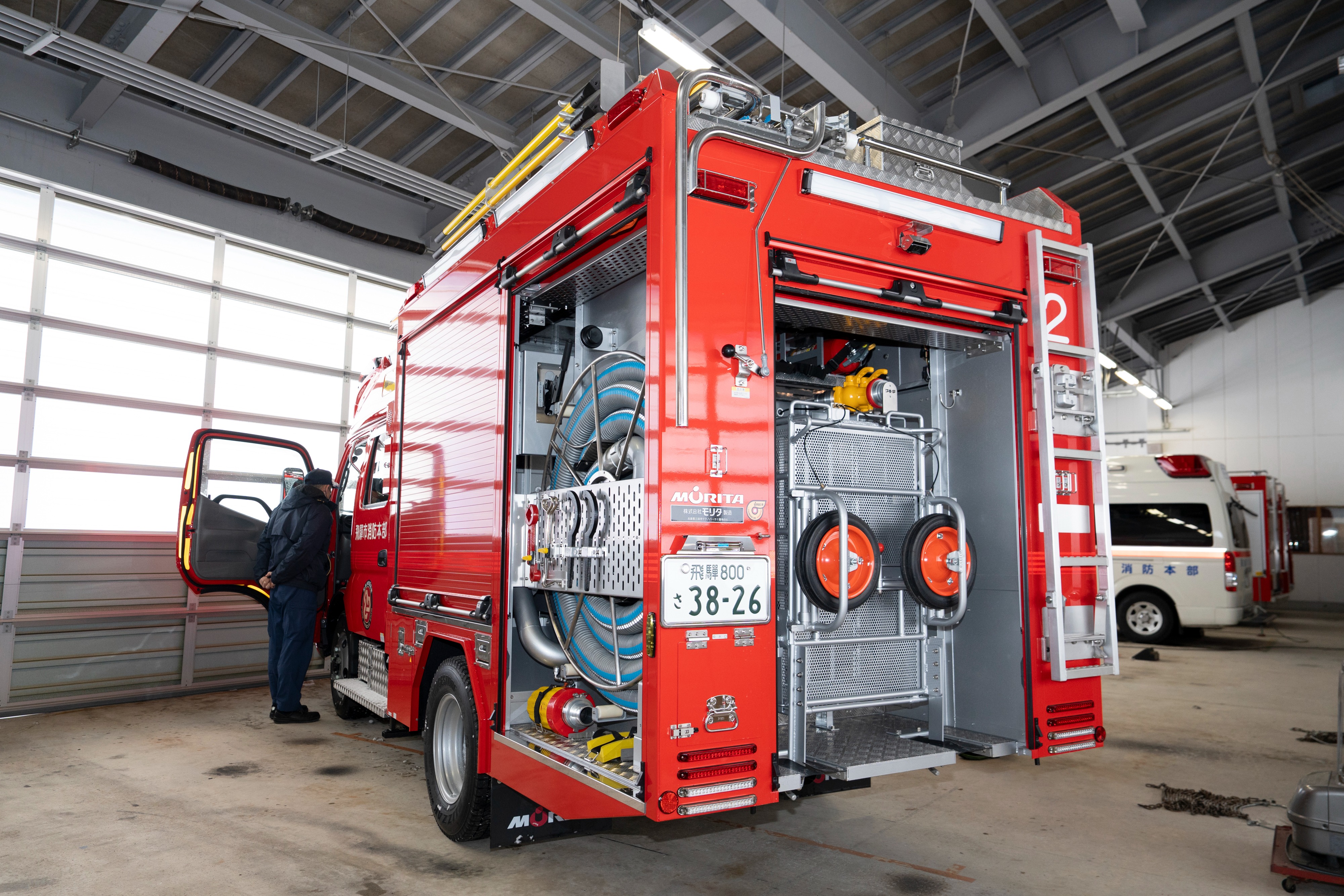 神岡消防署で新消防車の取扱説明会を実施