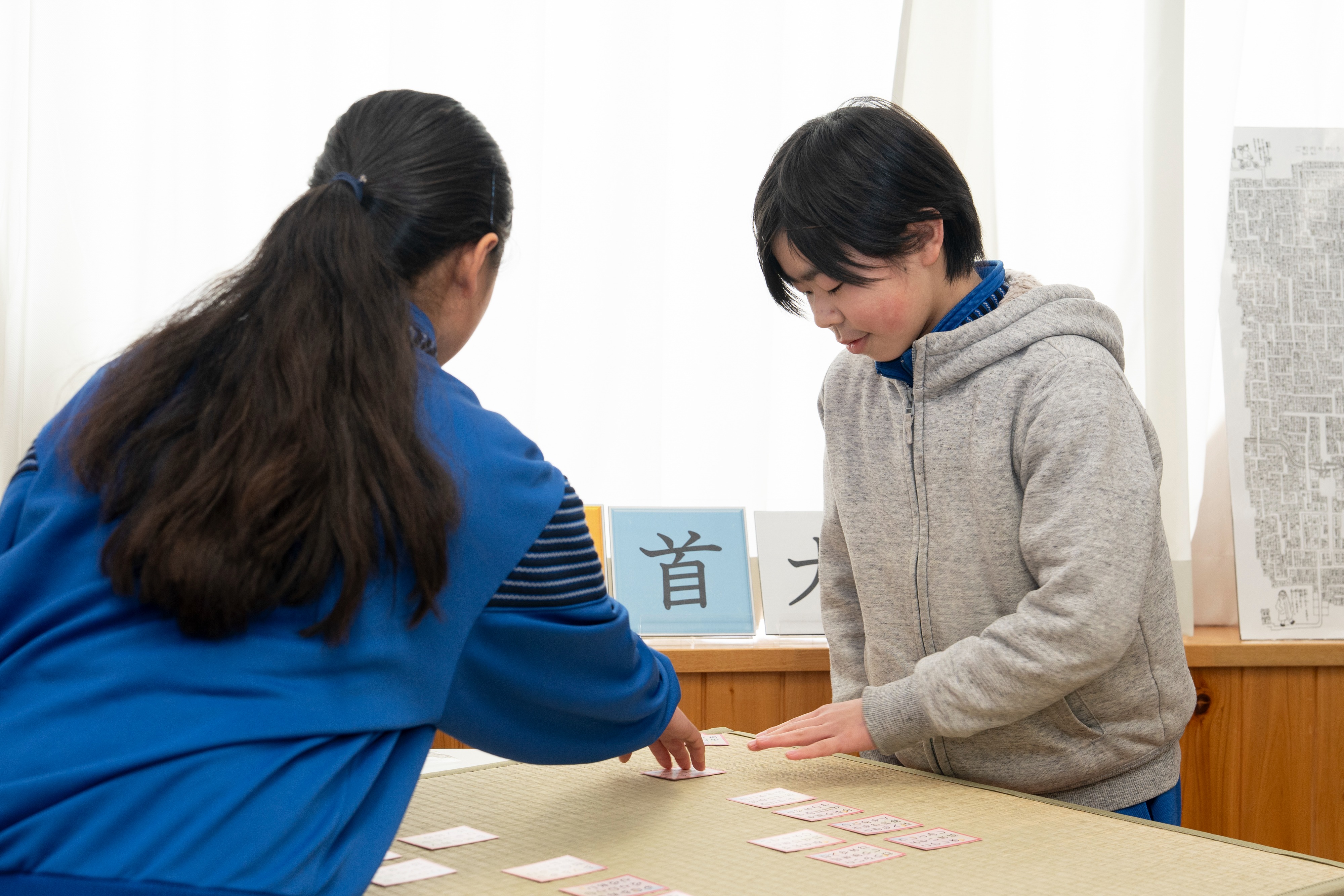 神岡中学校で百人一首大会を開催