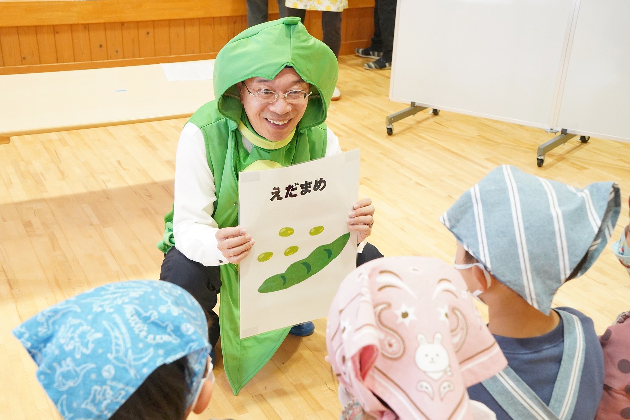 きな粉やおはぎを自分で作って食べ、豆の魅力を学びました