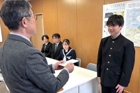 全国中学校スキー大会に出場する選手の激励会開く