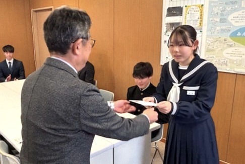 全国中学校スキー大会に出場する選手の激励会開く