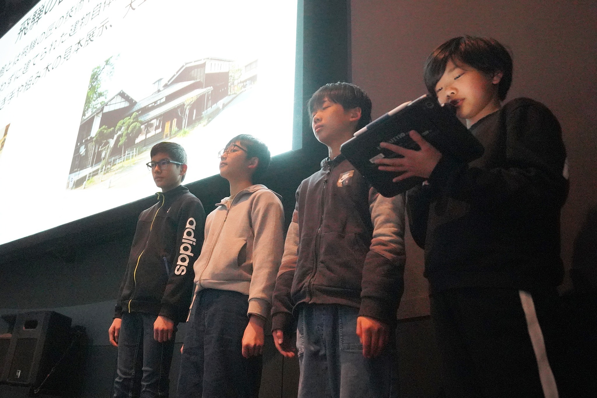 古川小の6年生が「古川やんちゃ学」の成果を発表