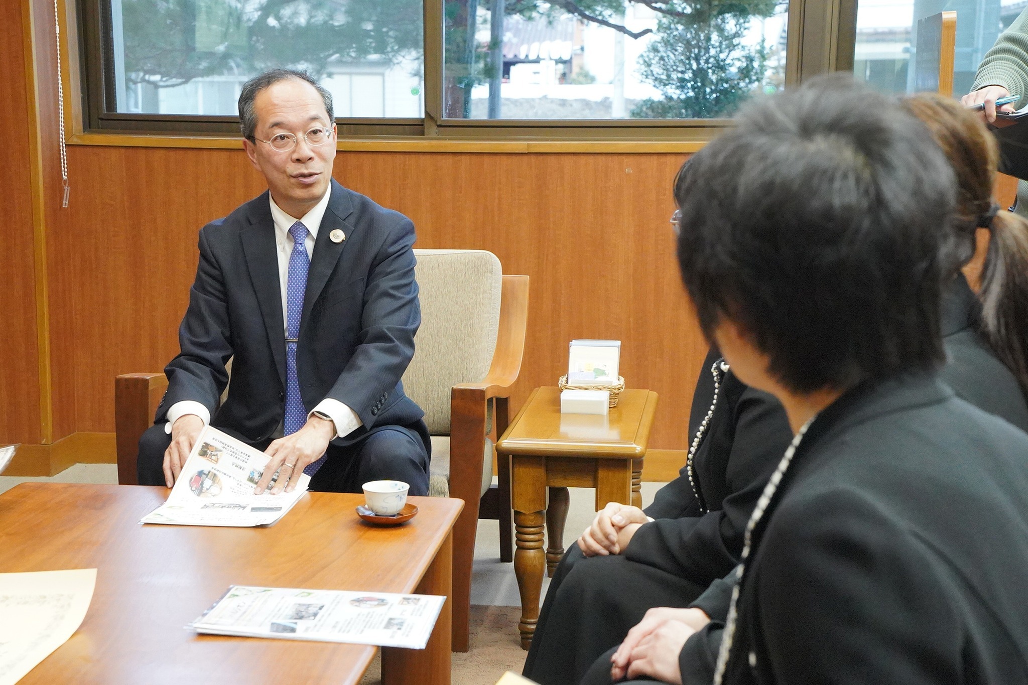 飛騨市家庭教育支援チーム「ハルジオン」が文部科学大臣表彰の受賞を報告