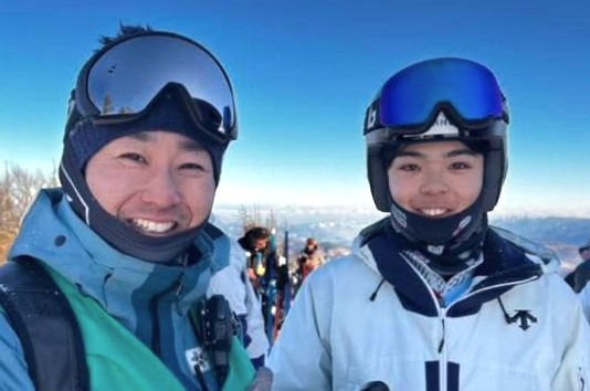 インターハイや国体などアルペンスキー大会出場の岡田さんの激励会を開催