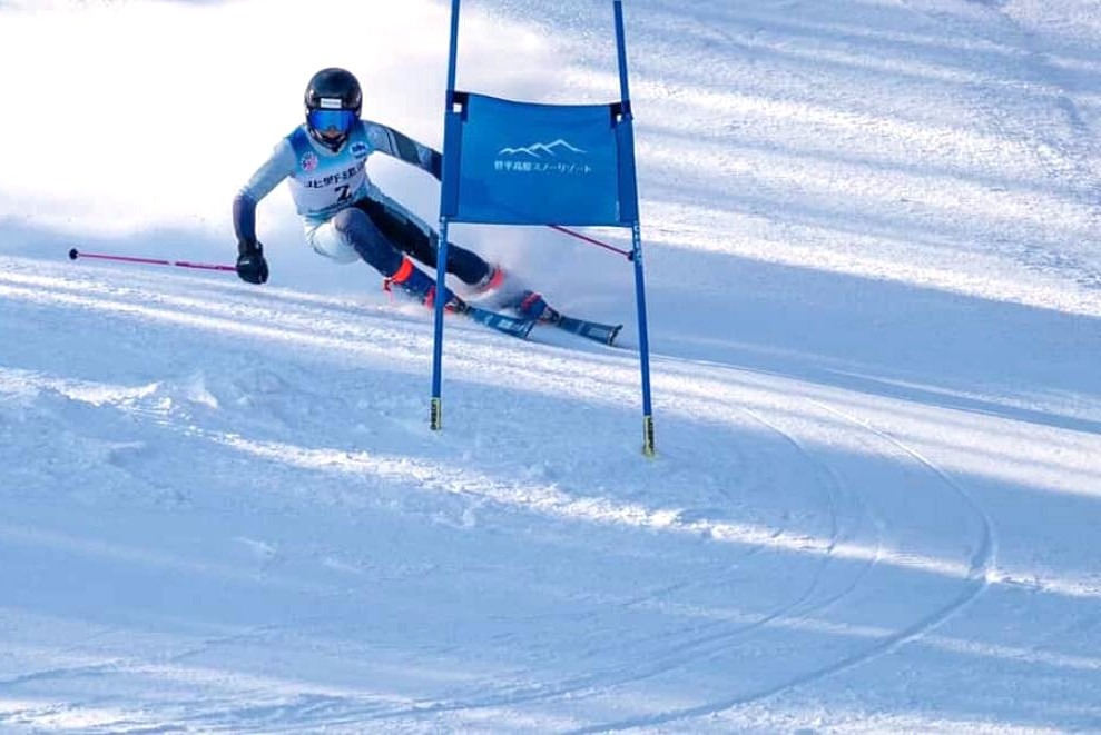 インターハイや国体などアルペンスキー大会出場の岡田さんの激励会を開催