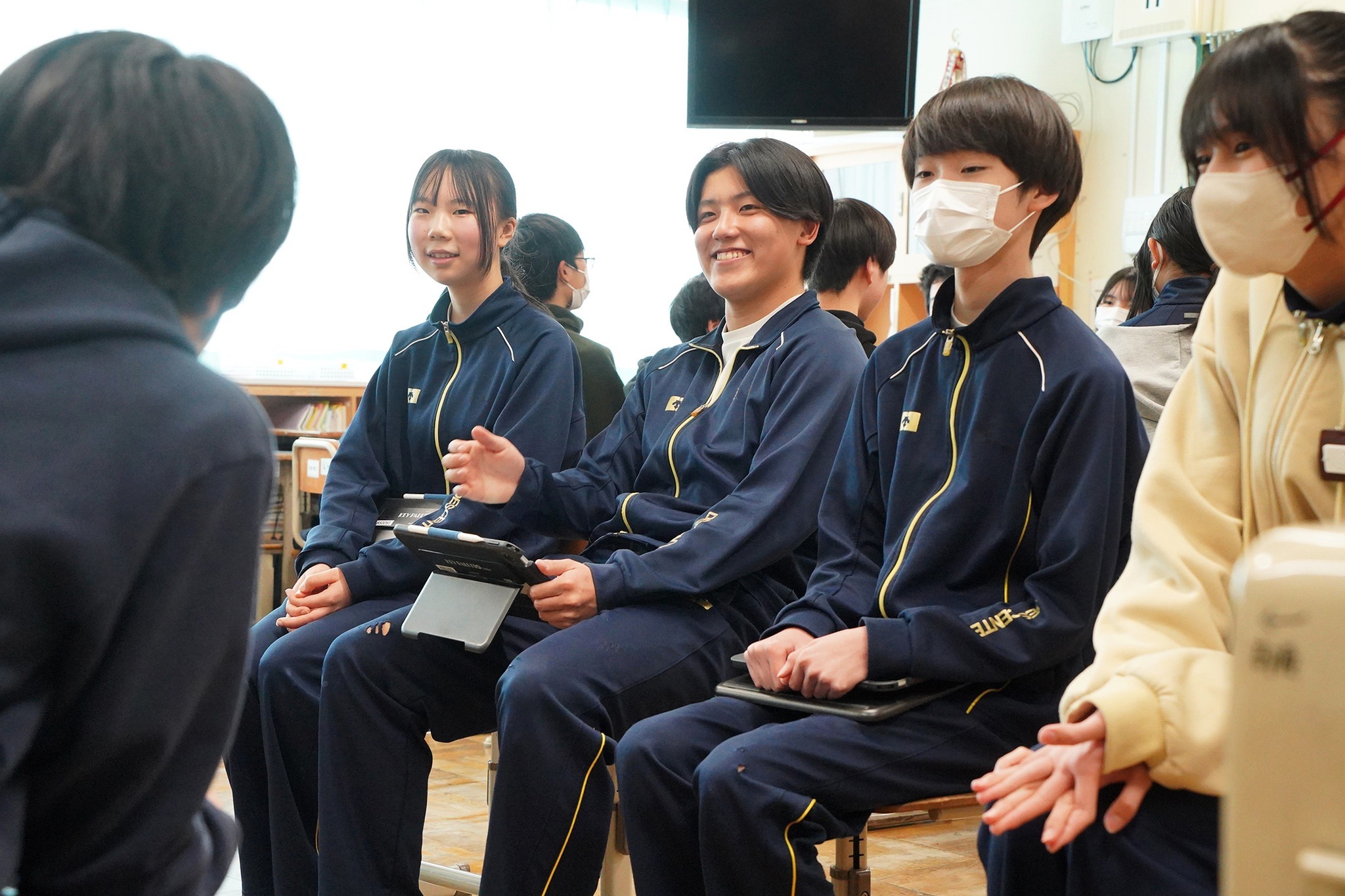 古川中3年生がマイプロの取組みや楽しさを2年生に伝えました