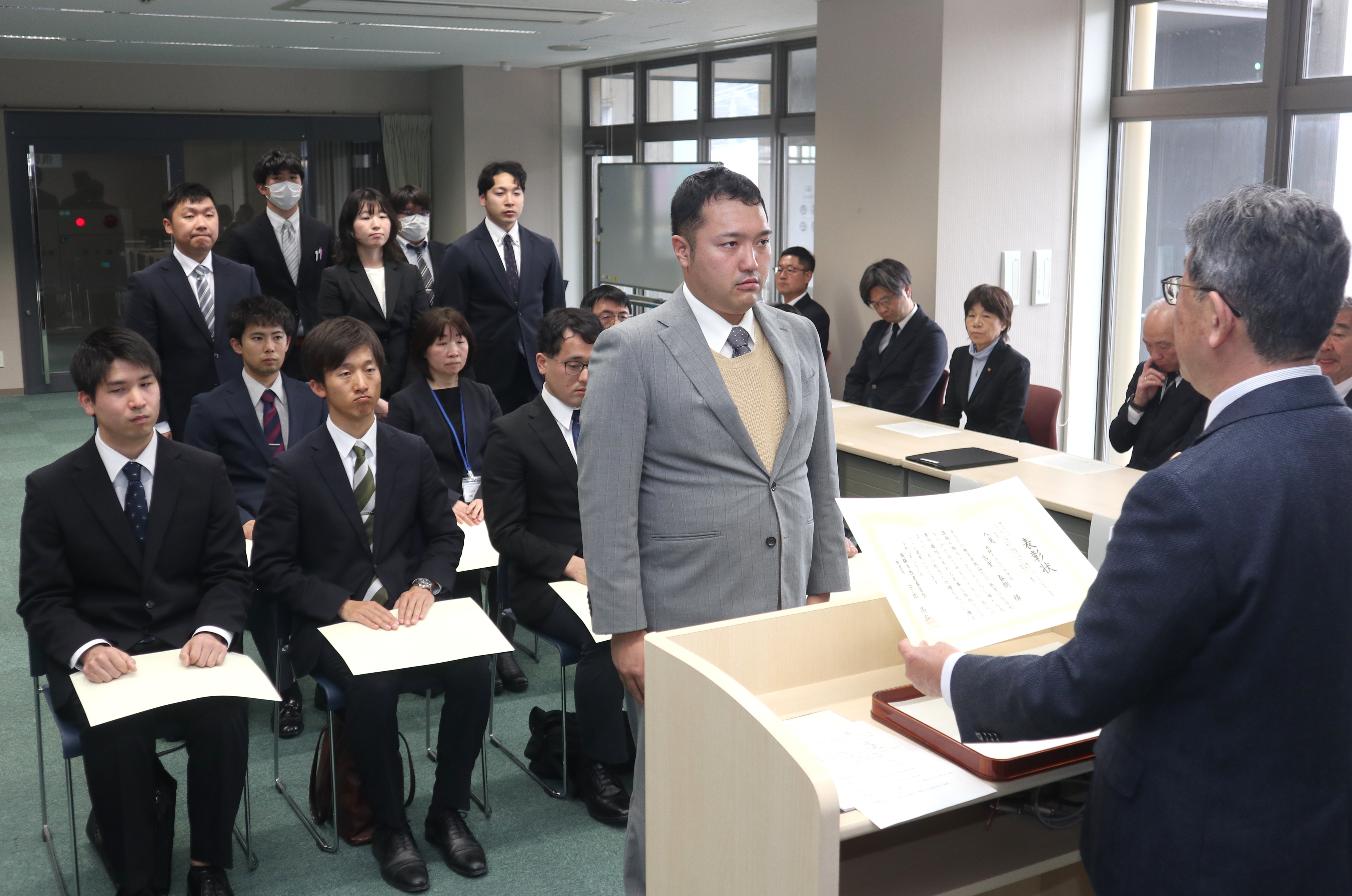 小中学校教職員による教育実践論文入賞者を表彰