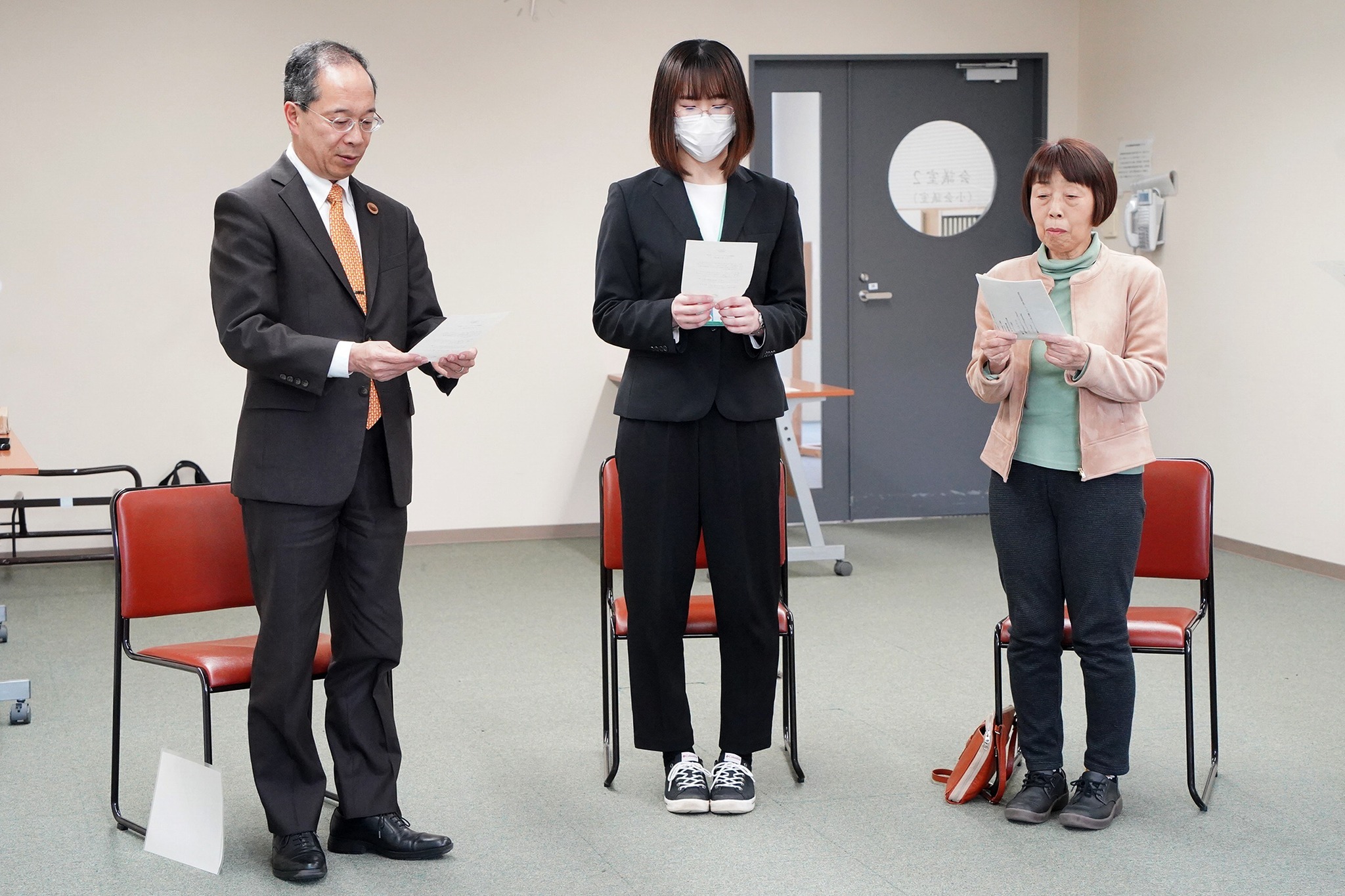 「ダイバーシティのまちづくり推進リーダー」の認定証交付式を開催