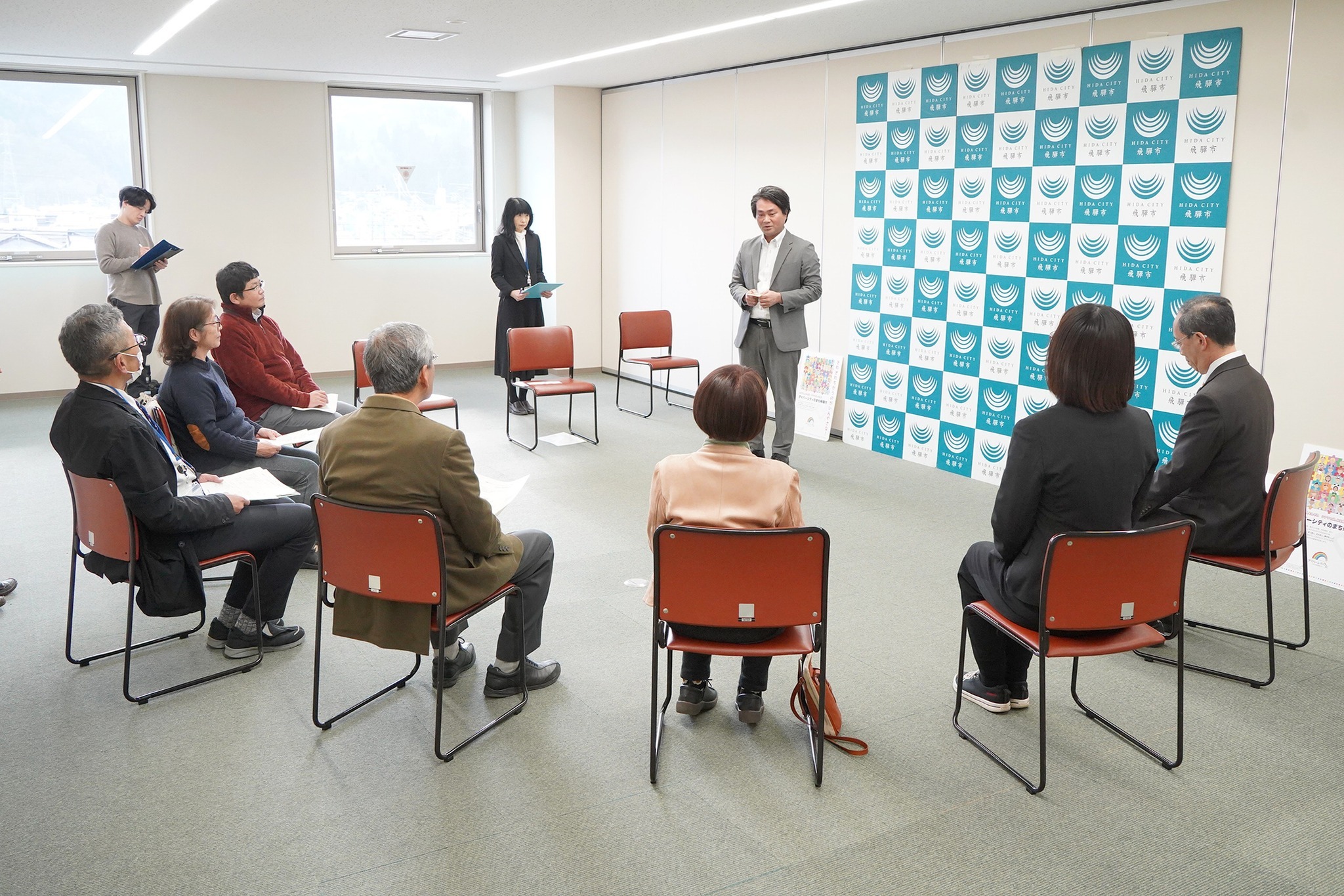 「ダイバーシティのまちづくり推進リーダー」の認定証交付式を開催