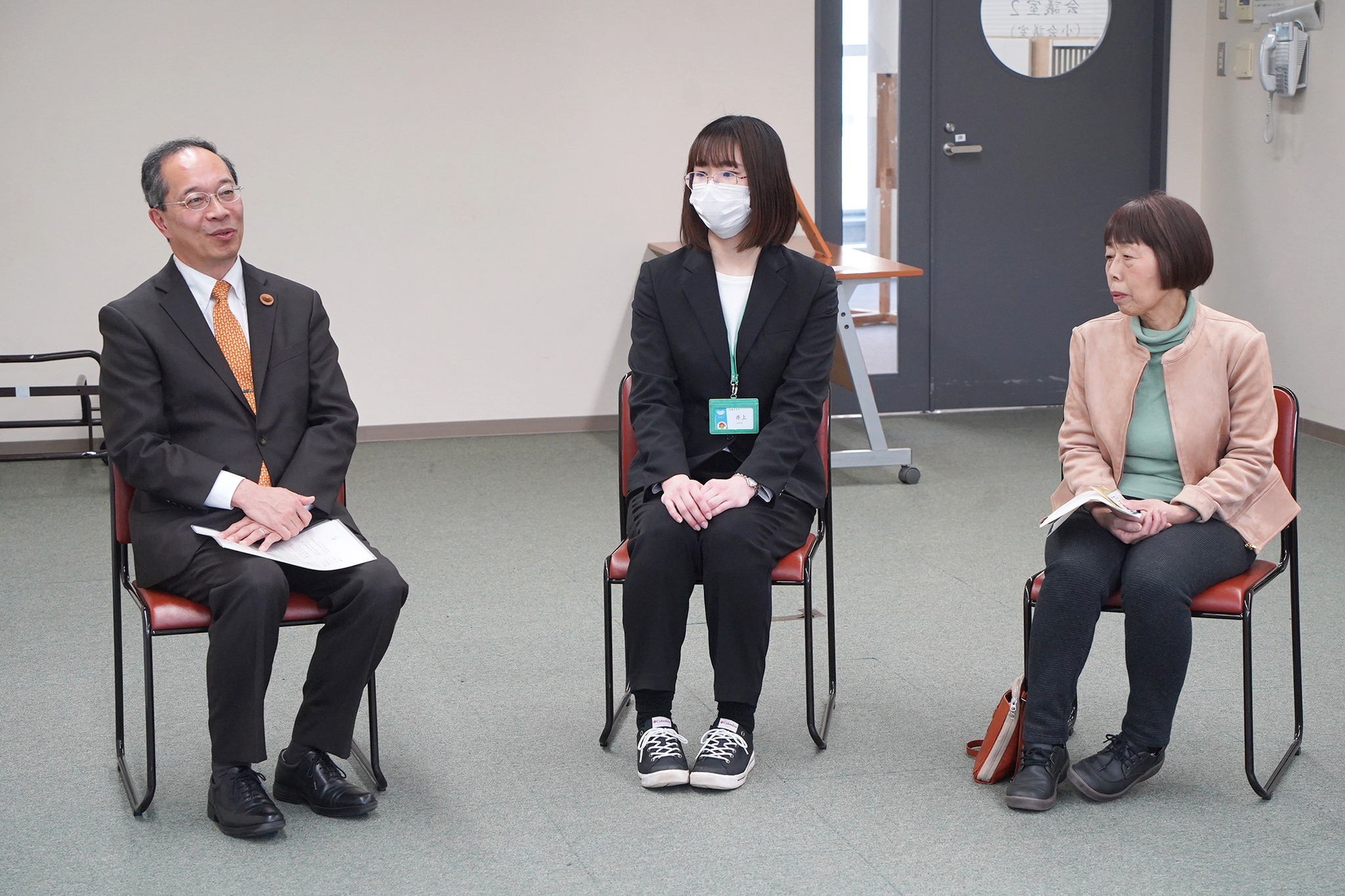 「ダイバーシティのまちづくり推進リーダー」の認定証交付式を開催