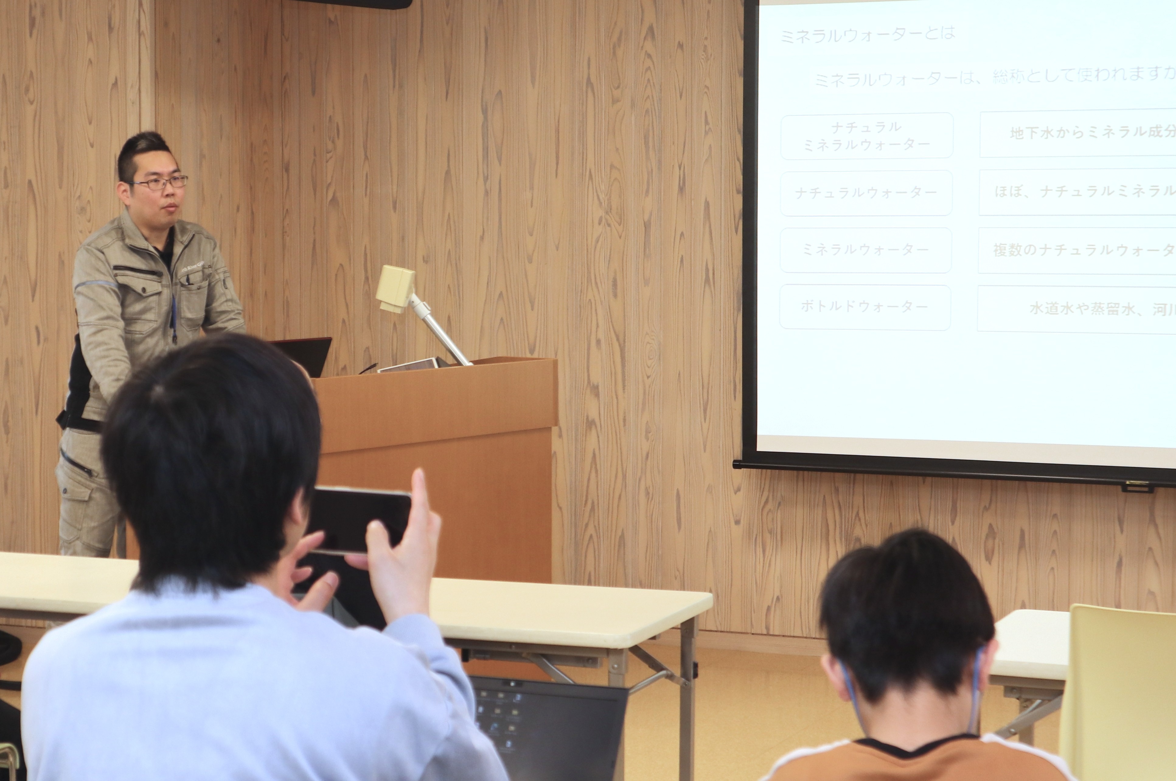 吉城高生が飛騨市の水の良さについてＰＲイベントを開催