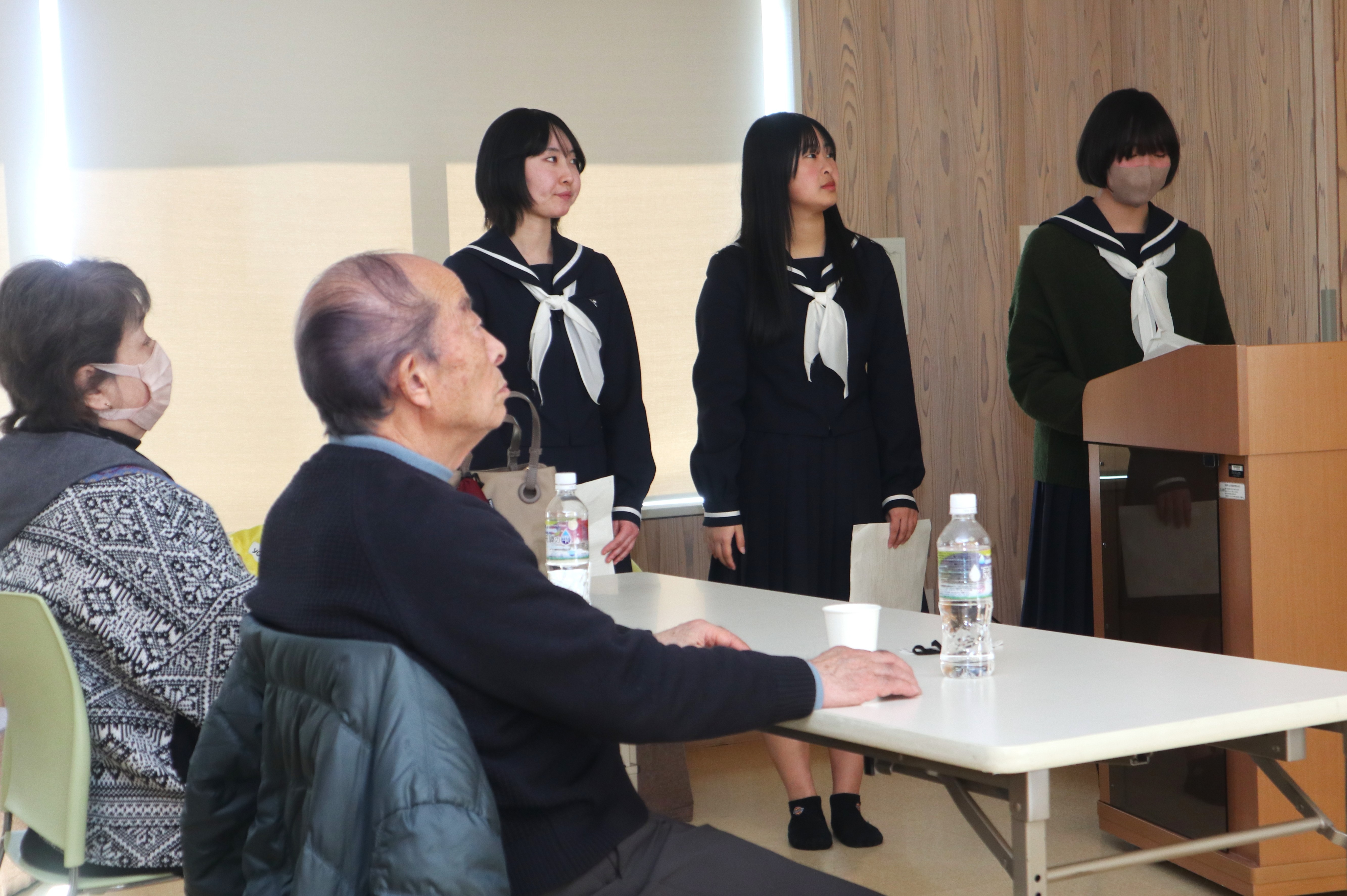 吉城高生が飛騨市の水の良さについてＰＲイベントを開催