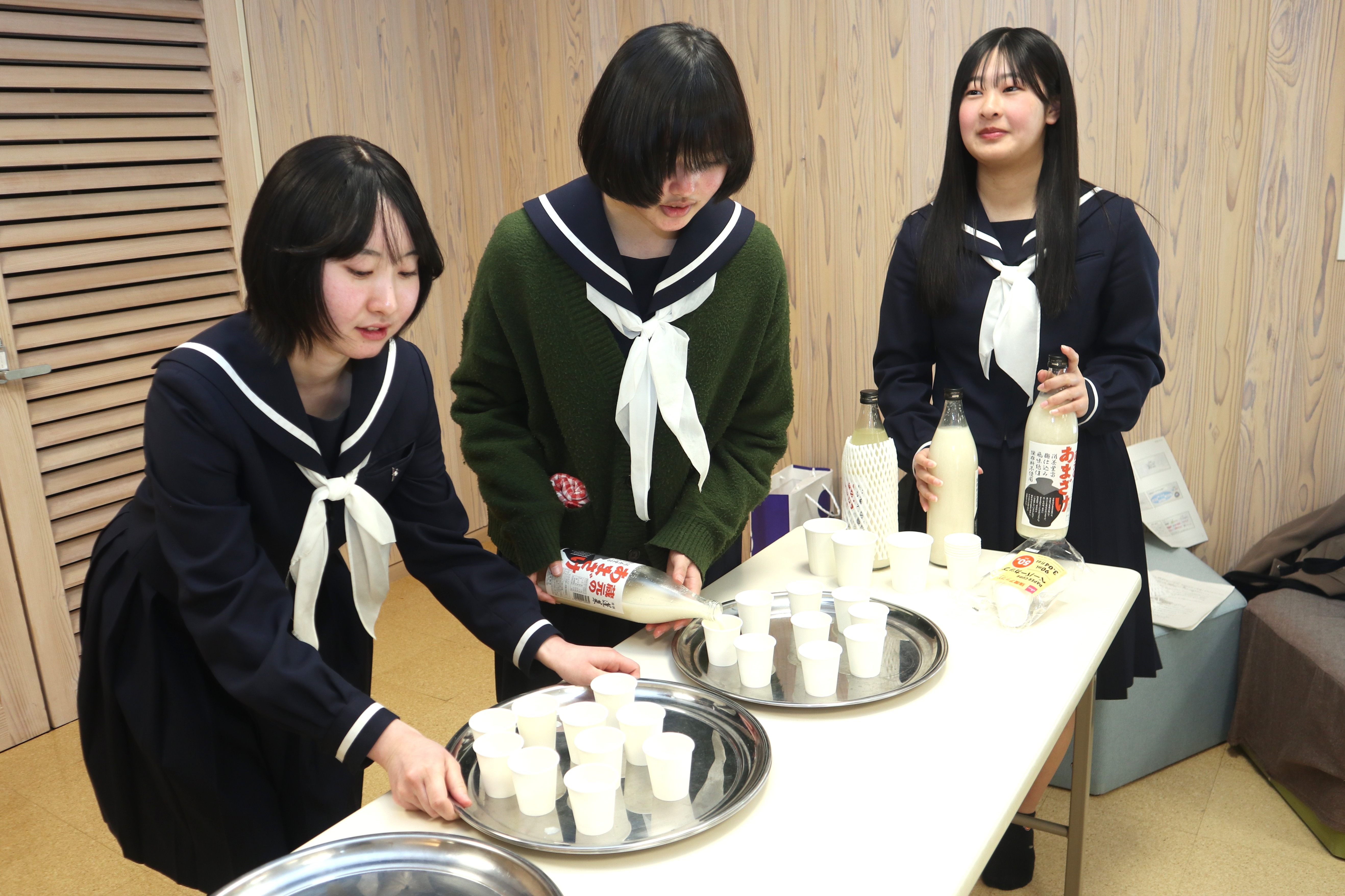 吉城高生が飛騨市の水の良さについてＰＲイベントを開催