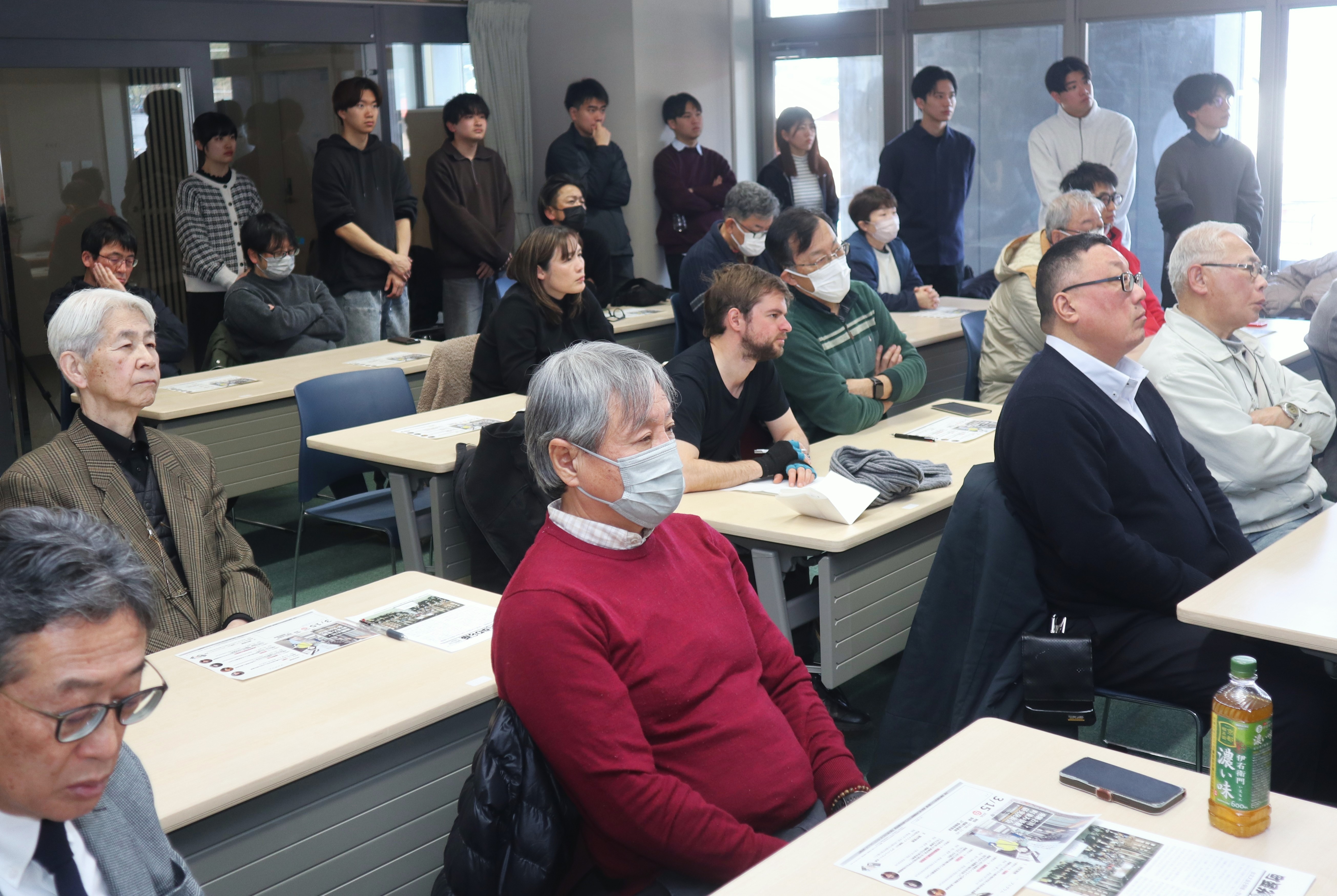 大学生による「町並み景観研究発表会」を開催