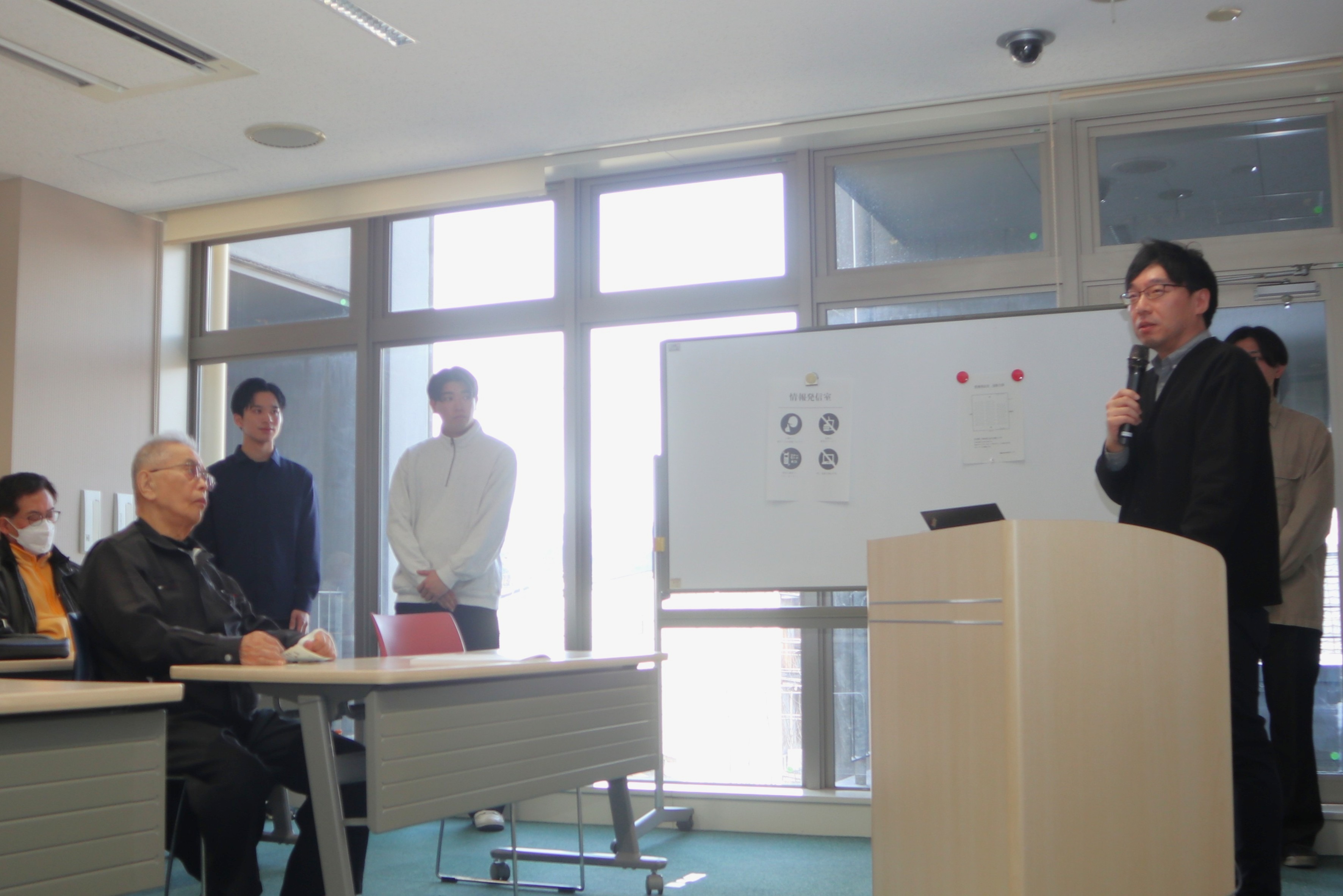 大学生による「町並み景観研究発表会」を開催