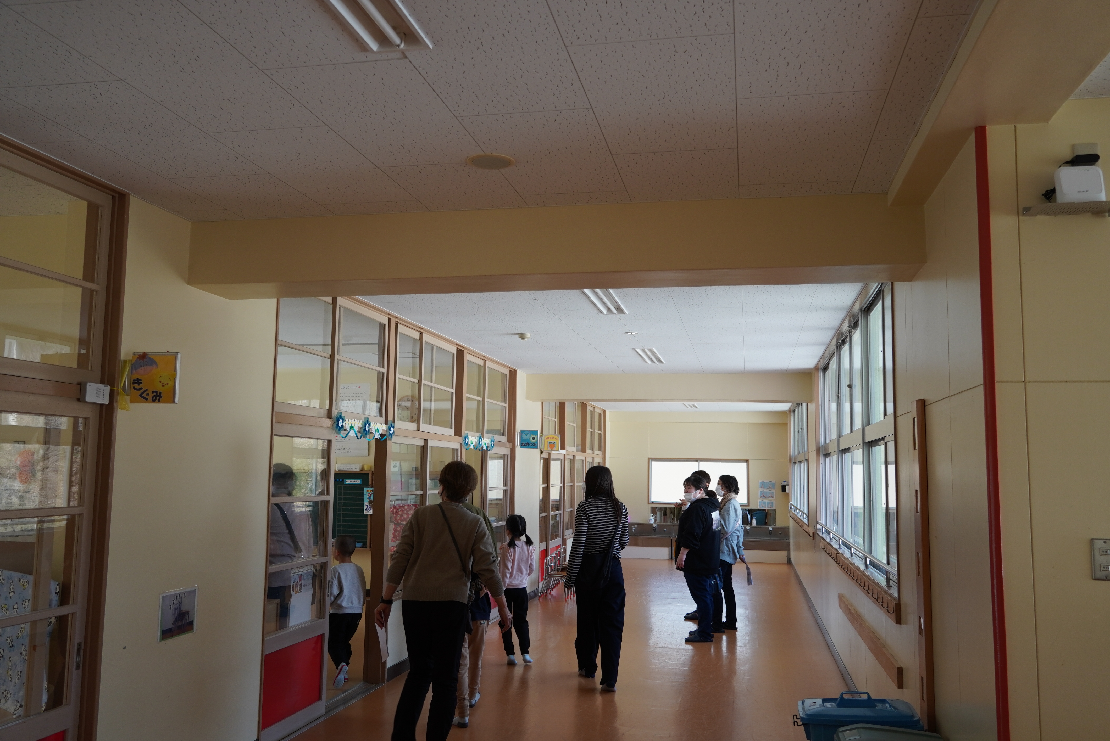 飛騨市立旭保育園が閉園前に園内一般開放、168名が訪問し思い出に浸る