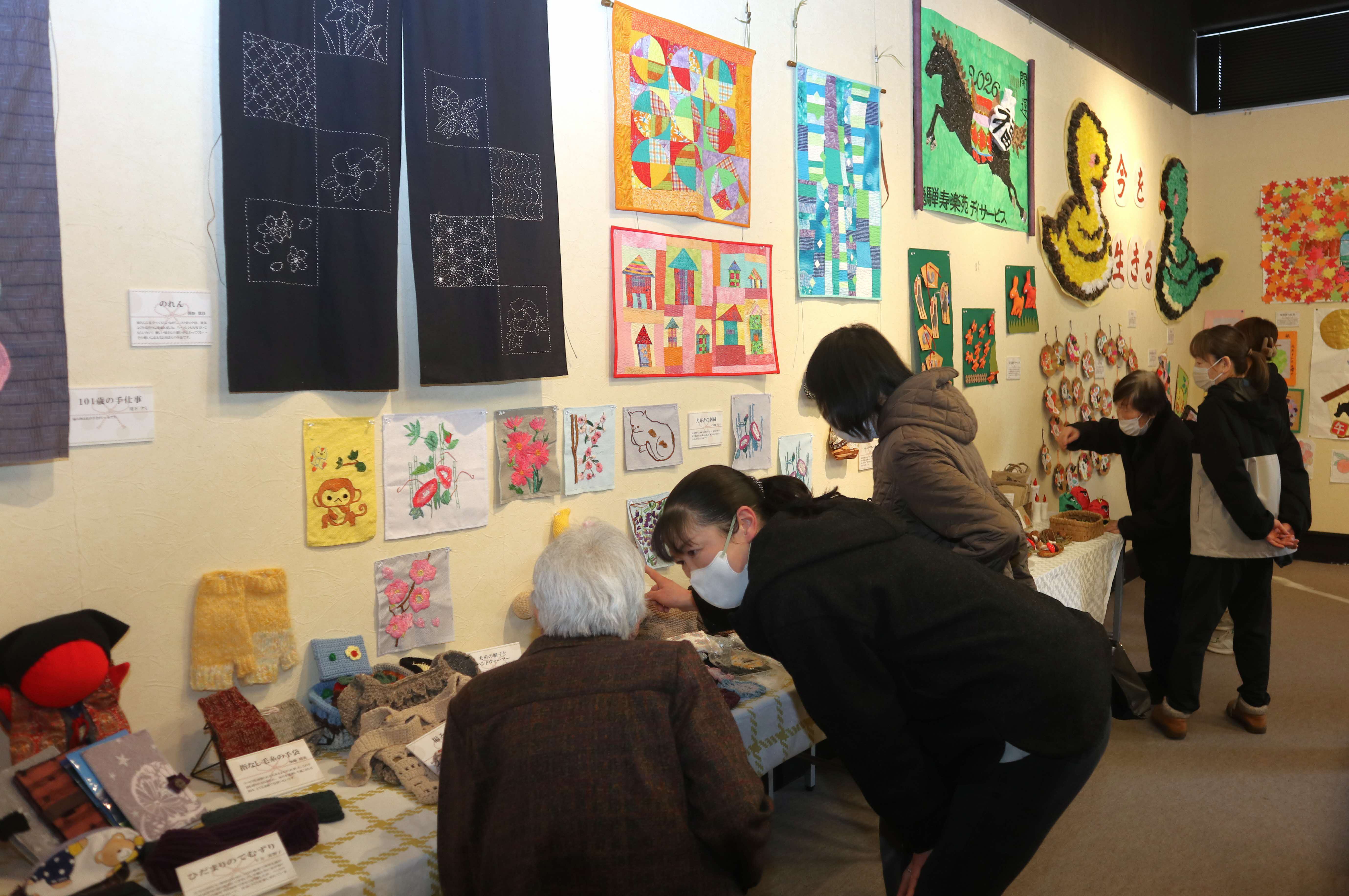 「飛騨のてむずり展」を開催～高齢者に生きる喜びを～