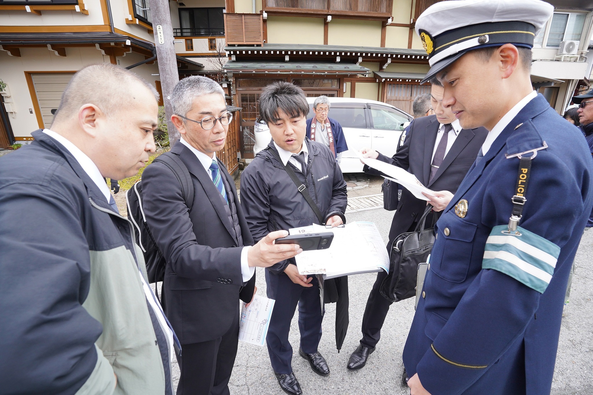 古川祭を間近にひかえ、順路の安全点検が行われました