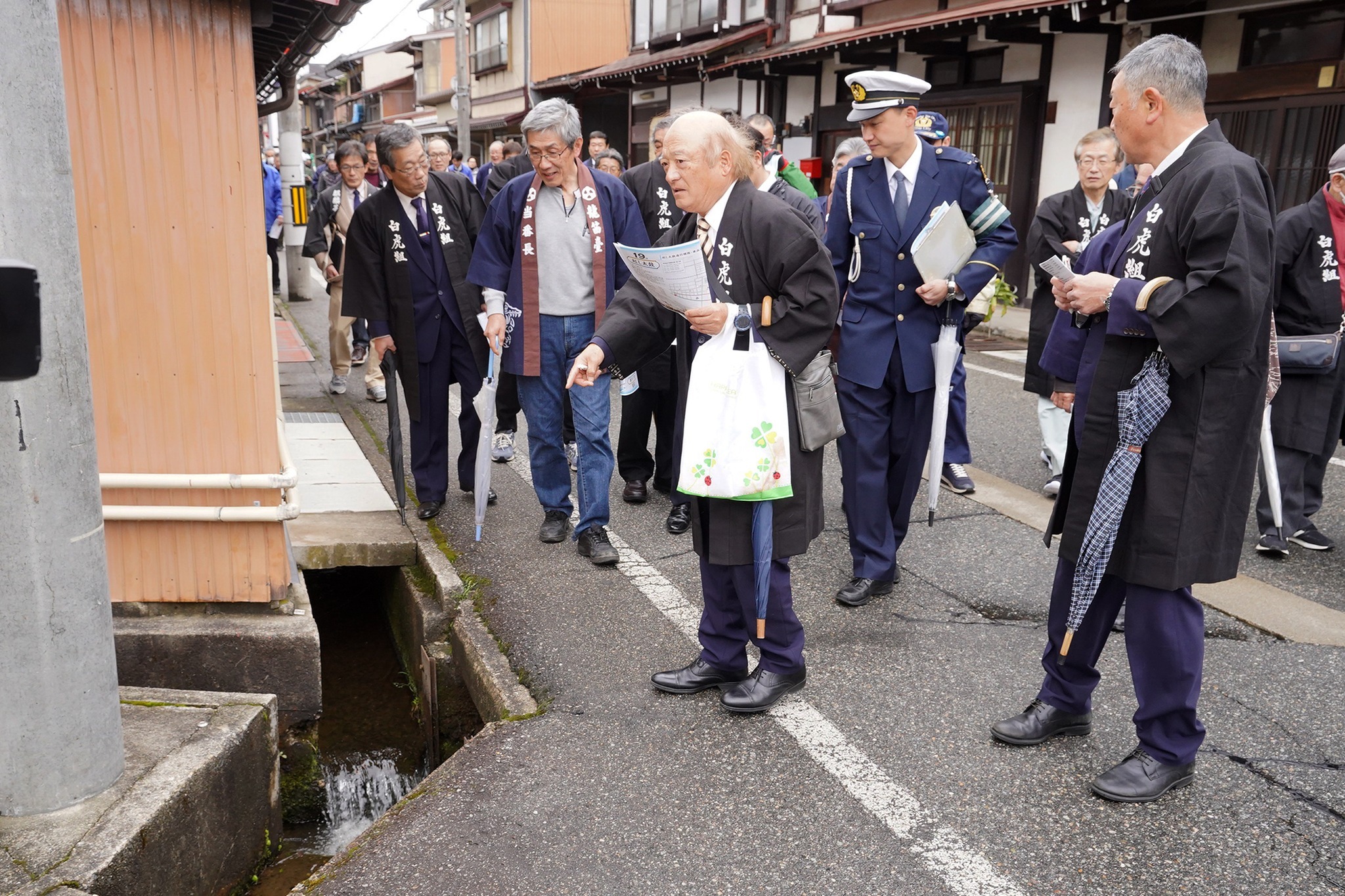 古川祭を間近にひかえ、順路の安全点検が行われました