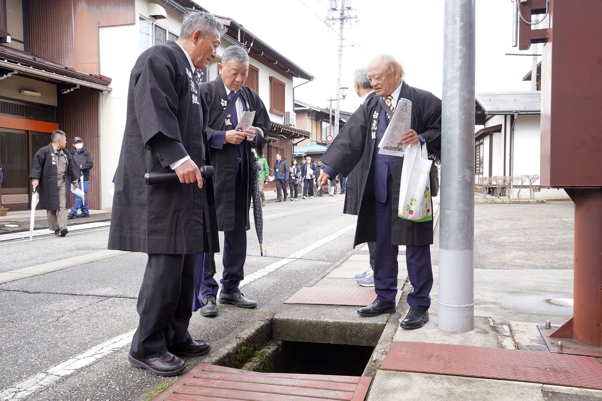 古川祭を間近にひかえ、順路の安全点検が行われました