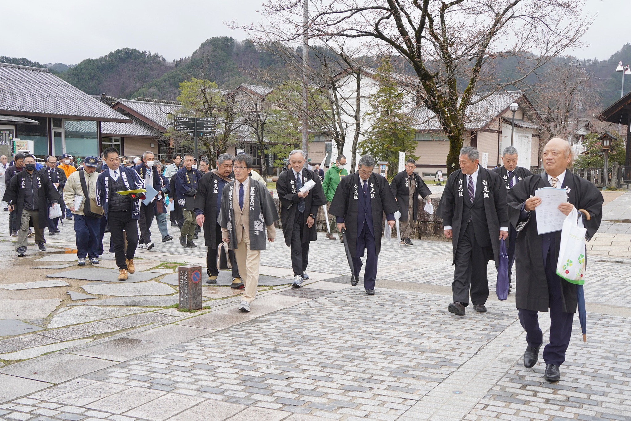 古川祭を間近にひかえ、順路の安全点検が行われました