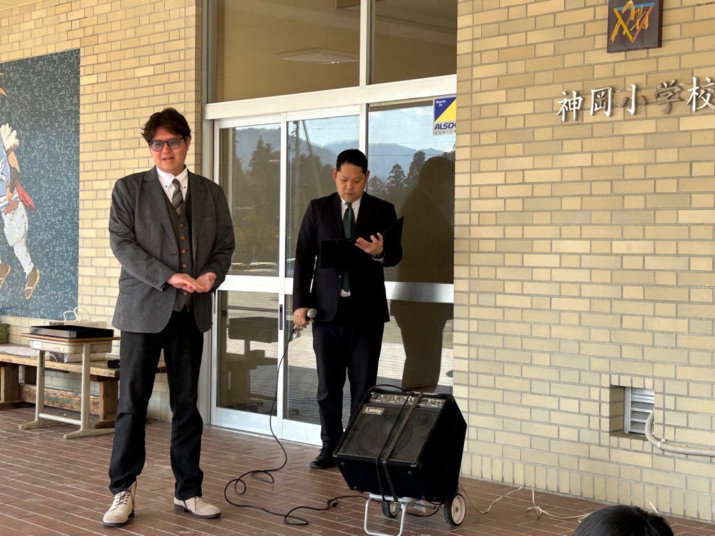 環境絵画コンクールのお披露目会および表彰式が行われました