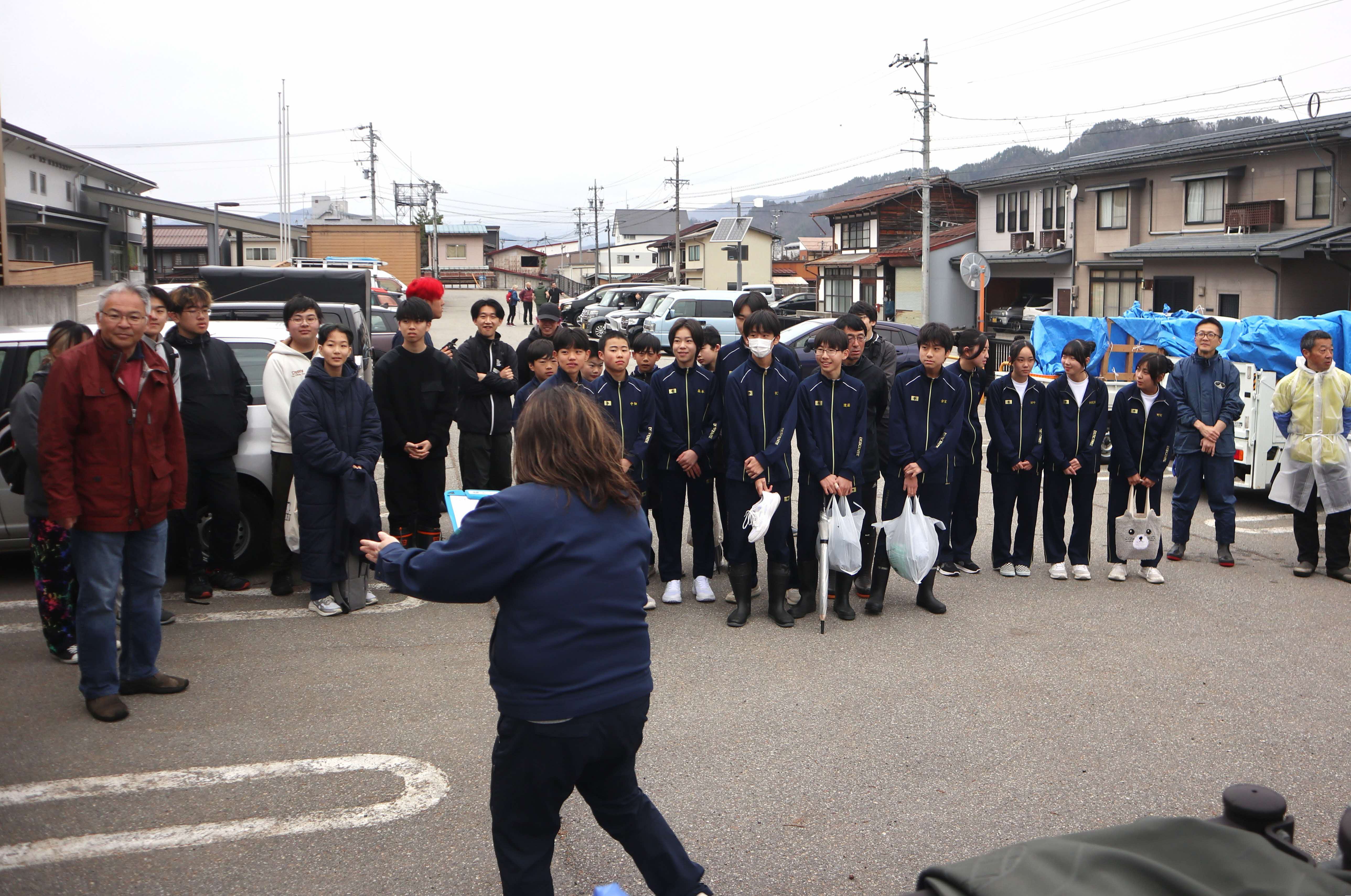 春の風物詩「瀬戸川の鯉の引っ越し」が行われました