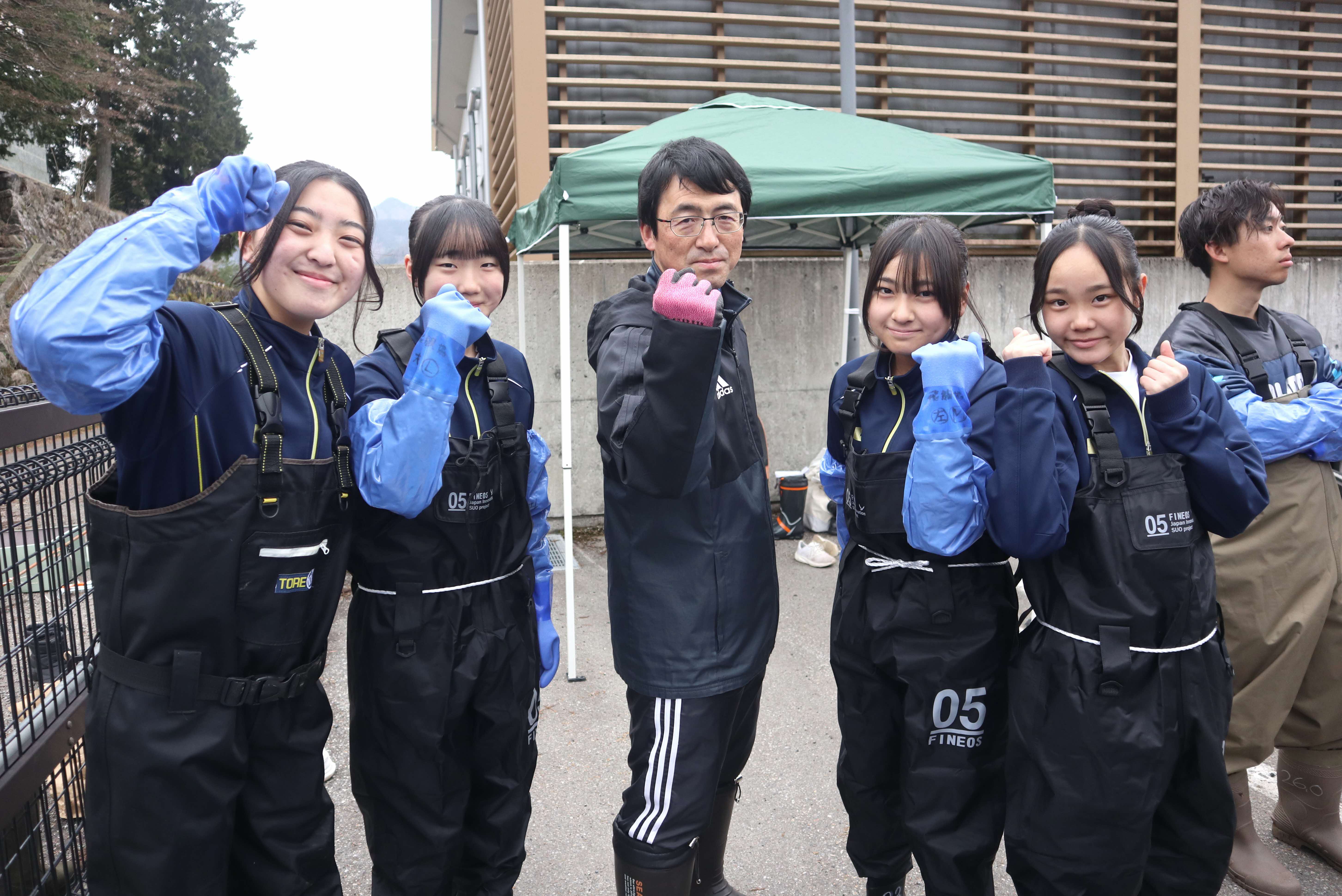春の風物詩「瀬戸川の鯉の引っ越し」が行われました
