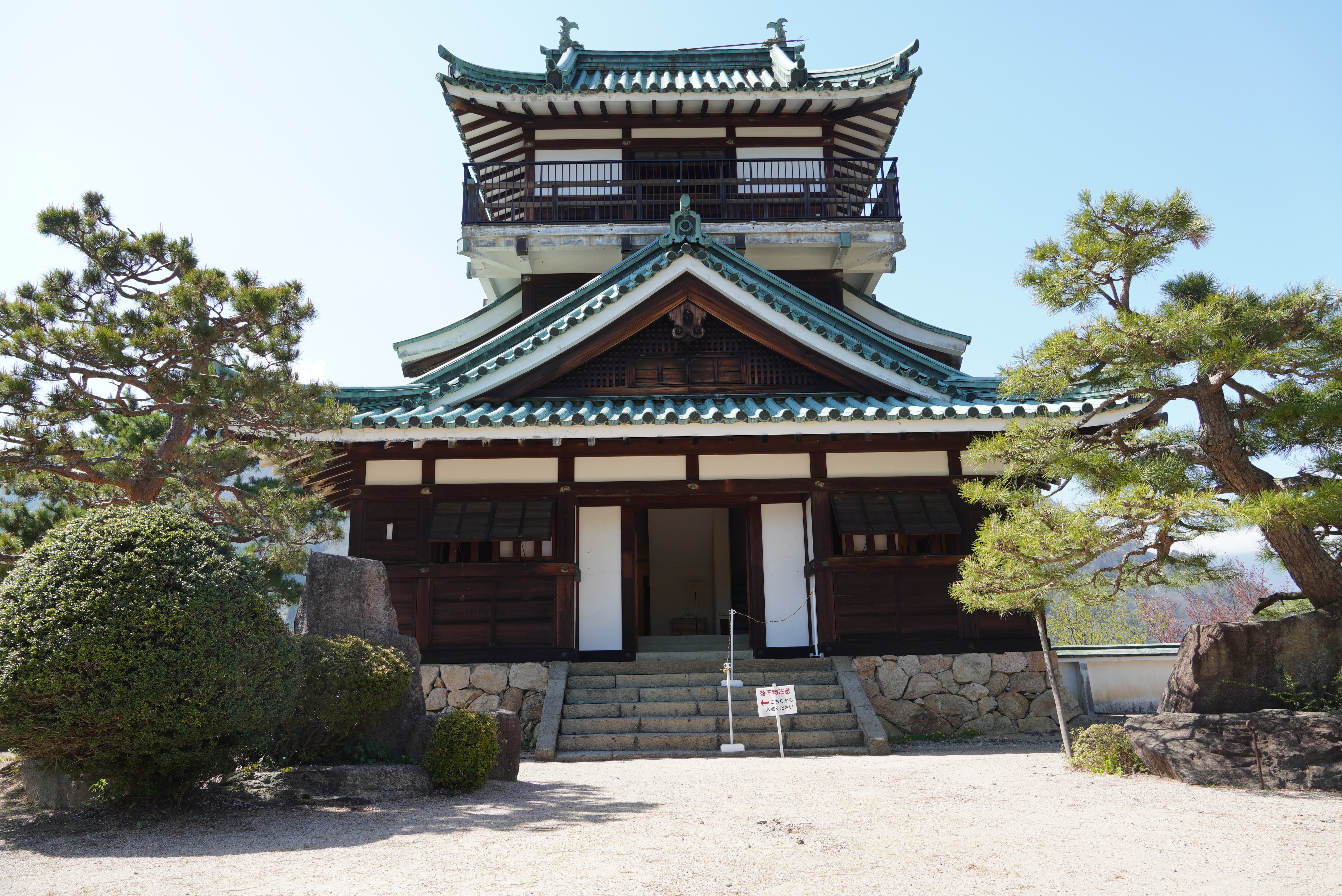 神岡城に「知られざる神岡の縄文」パネル展示が開催されています