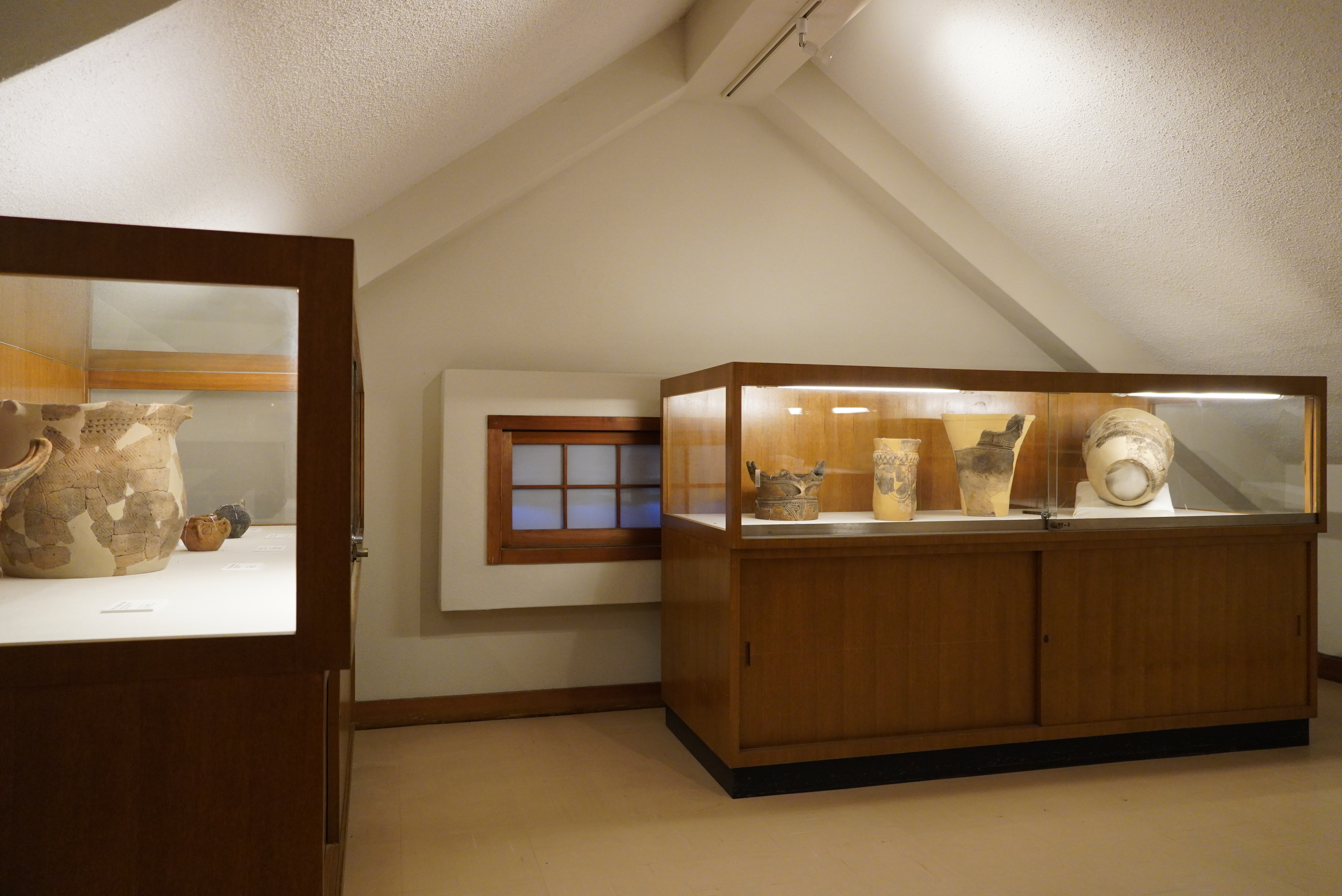 神岡城に「知られざる神岡の縄文」パネル展示が開催されています