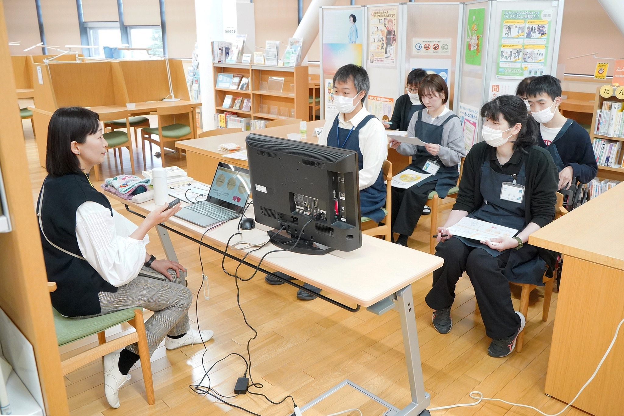 市図書館の職員を対象に「認知症サポーター養成講座」を開催