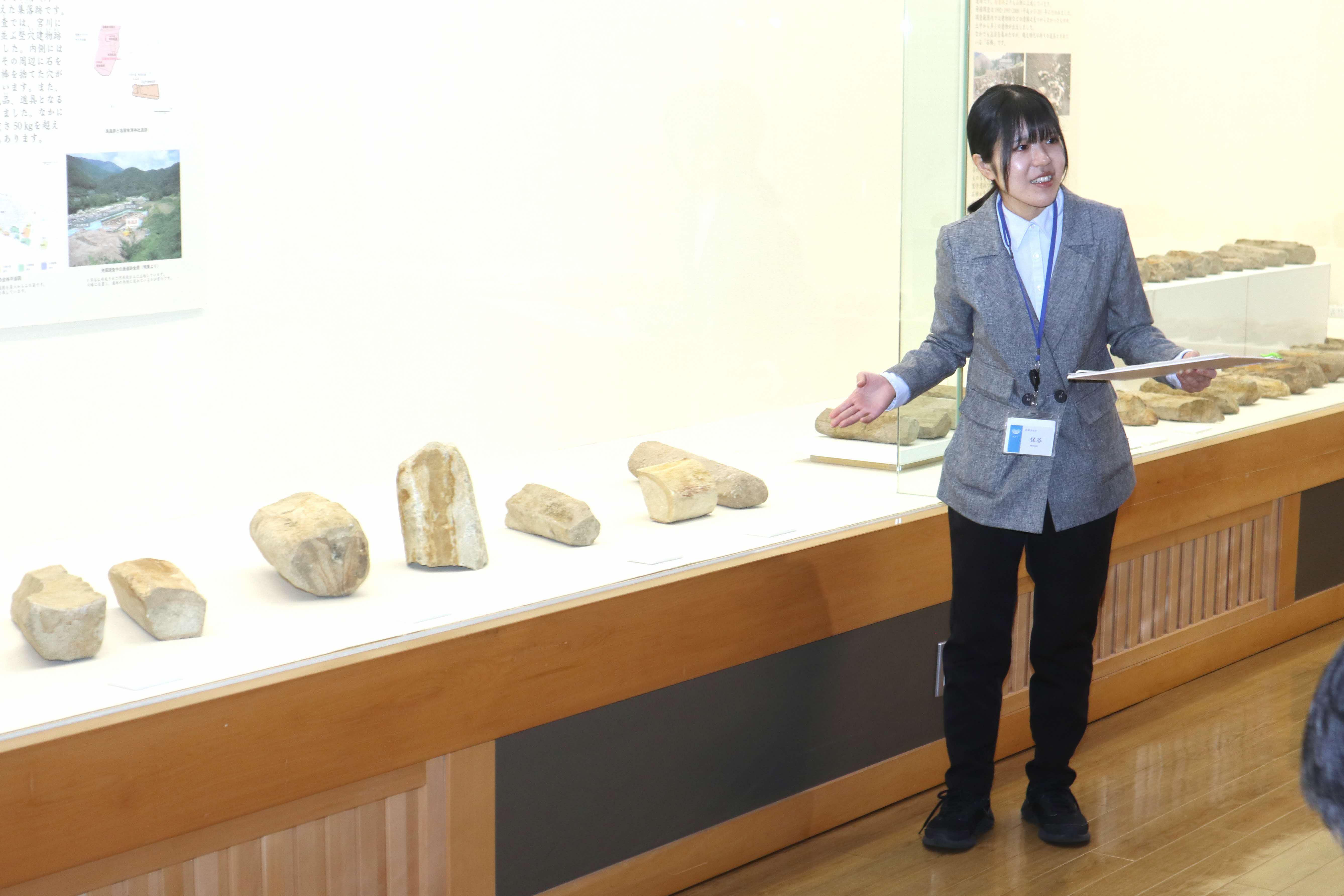 国重文指定の答申受けた「石棒」展とギャラリートークを開催