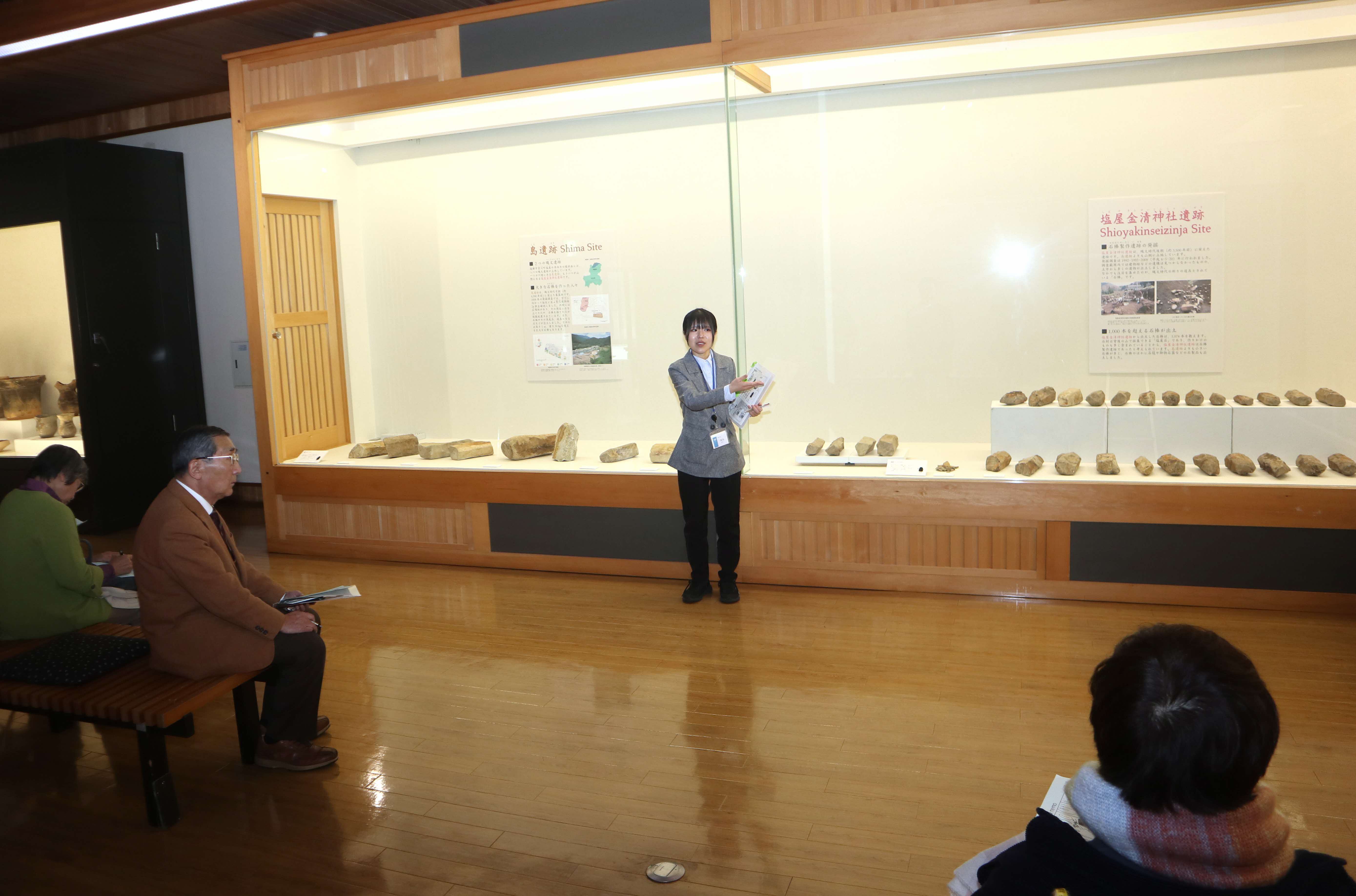 国重文指定の答申受けた「石棒」展とギャラリートークを開催
